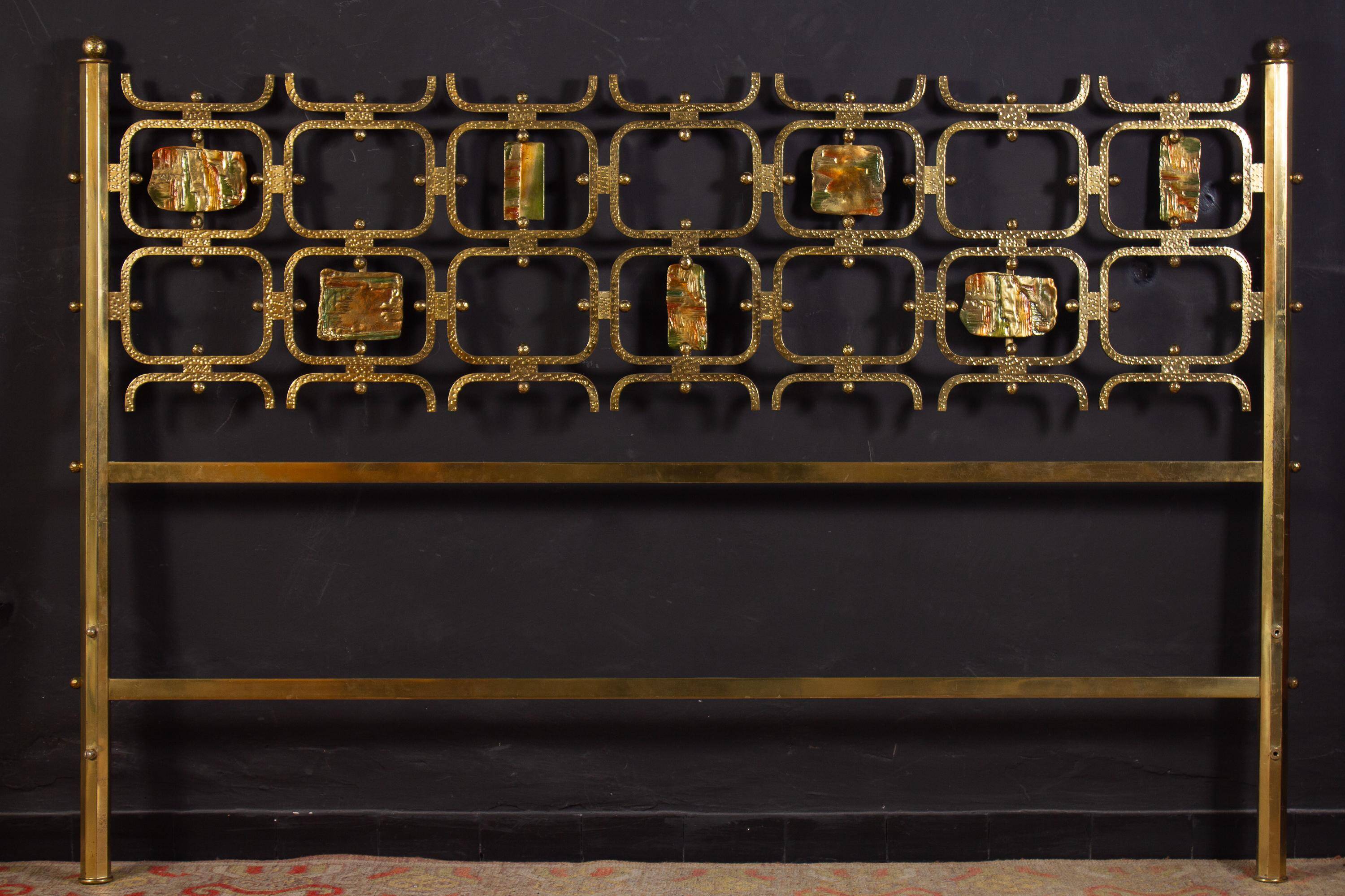 Osvaldo Borsani Elegant Bed with Brass Details by Arnaldo Pomodoro, 1950