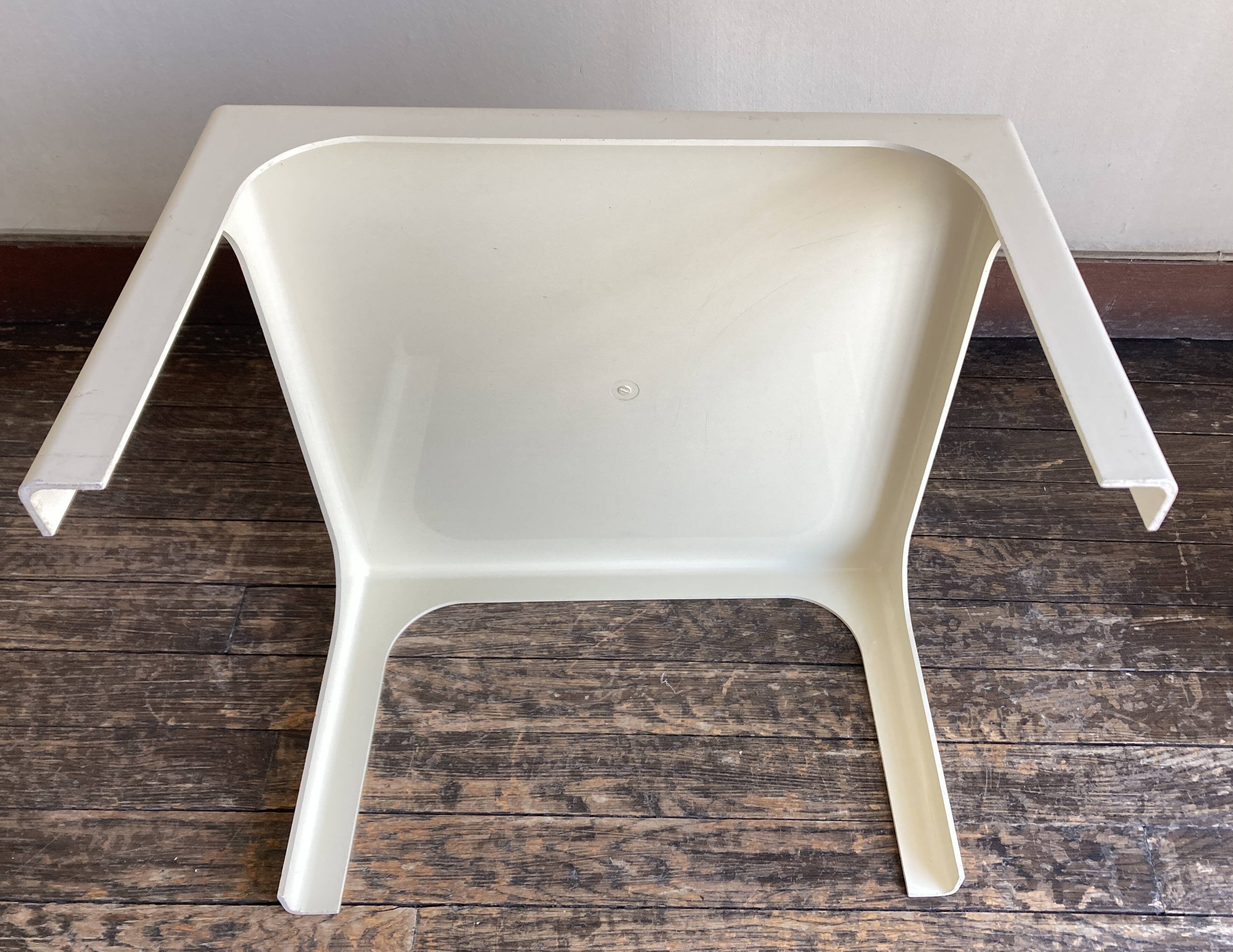 Space age coffee table Flair for Prisunic 1970 white