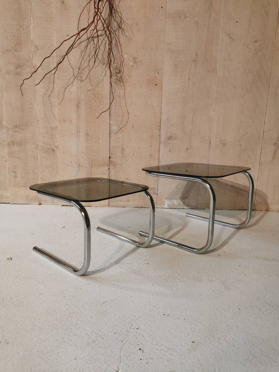 2 nesting tables in glass and chrome metal