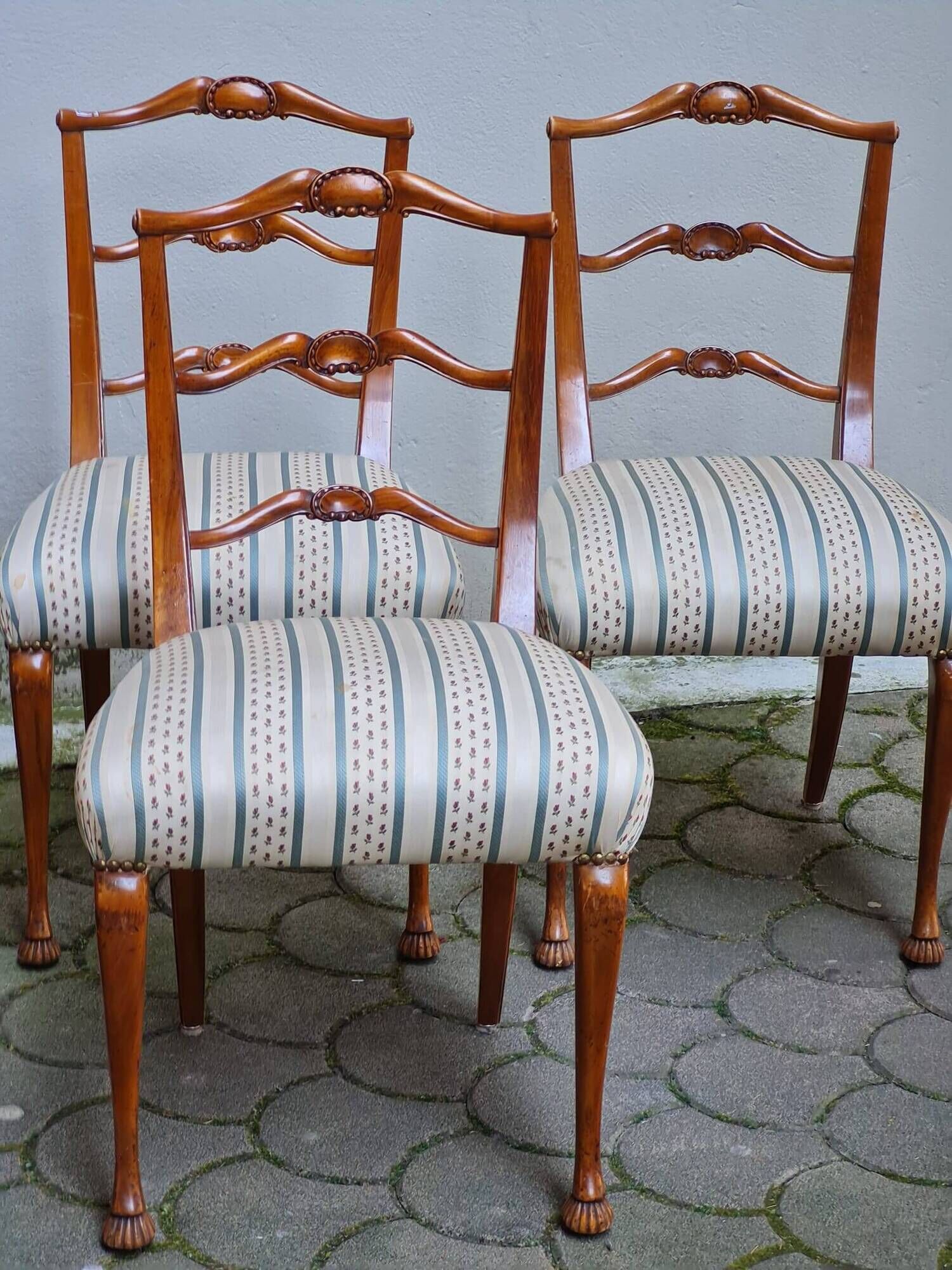 Set of 6 vintage chairs in Chippendale Revival style.
