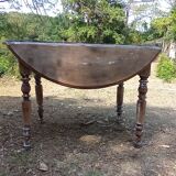 Round table of round farm with flaps