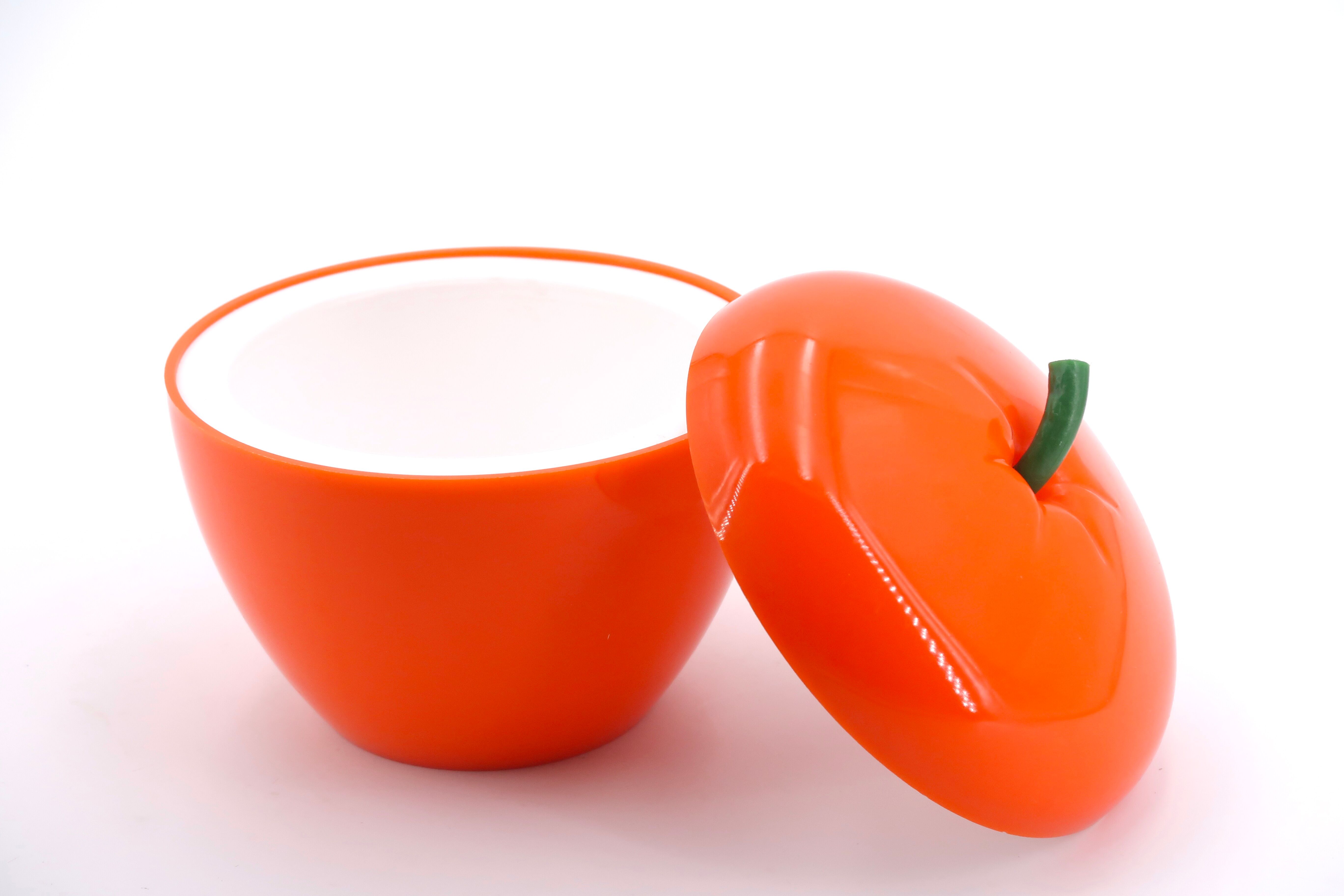Pomme à glaçons orange en plastique, années 70