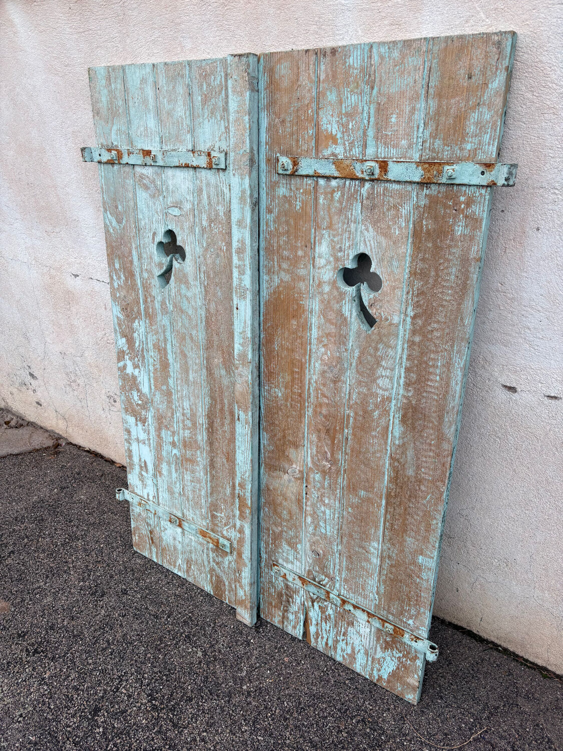 Green decorative shutters