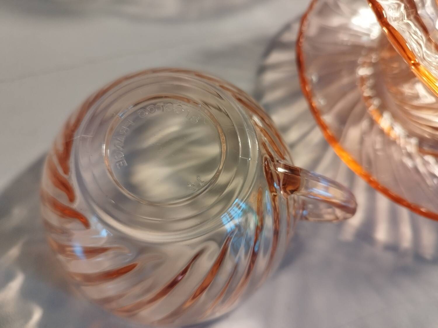 Set of 8 pink glass cups