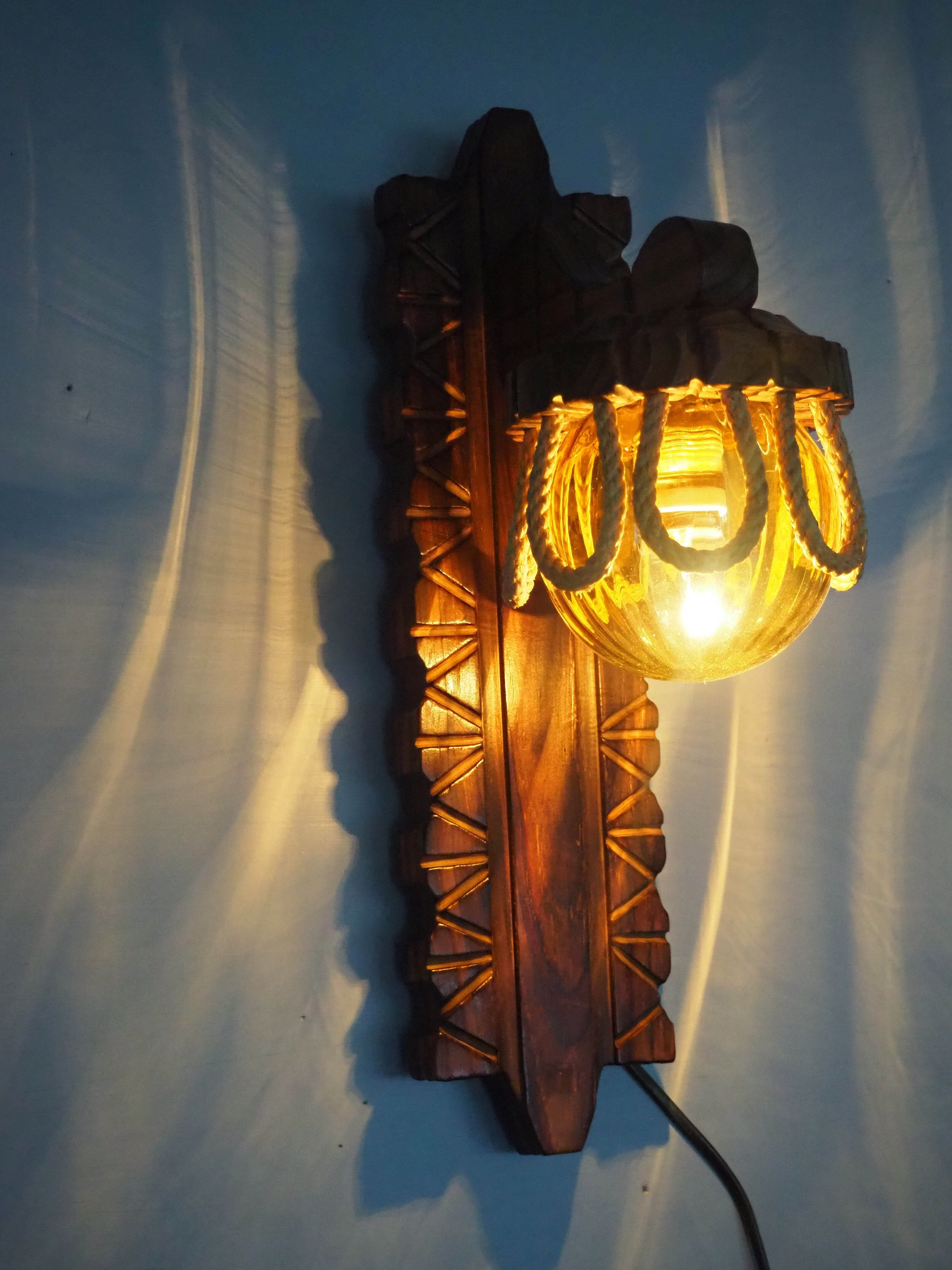 Sconce in wood and yellow glass ball from the 1960/1970