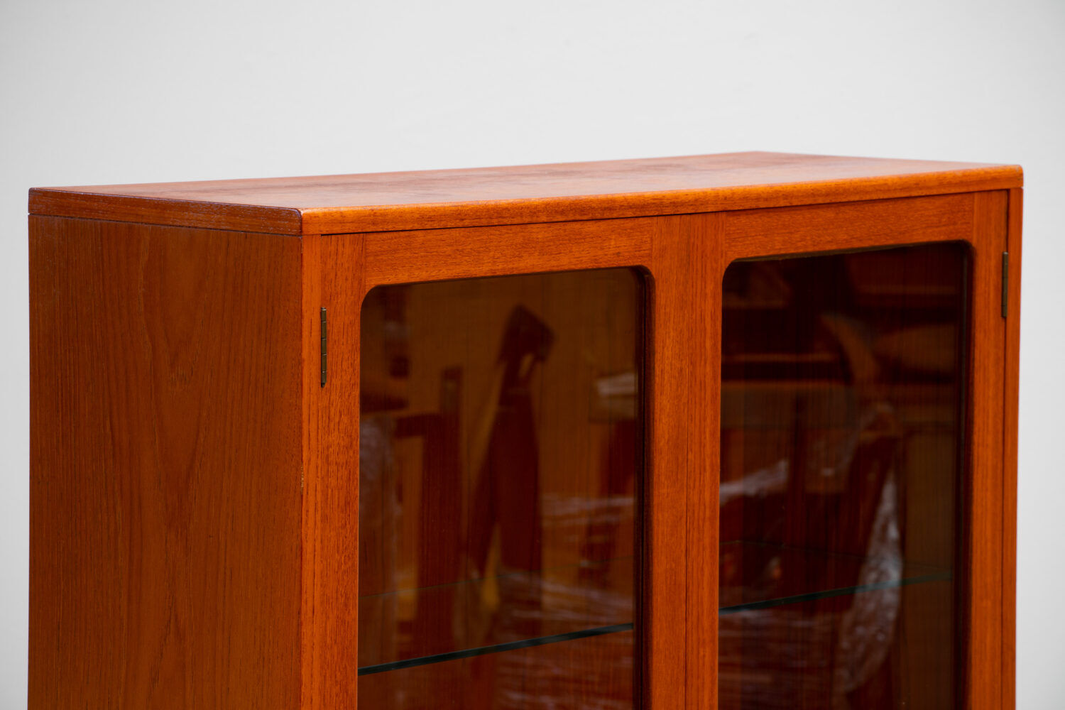 Vintage scandinavian library