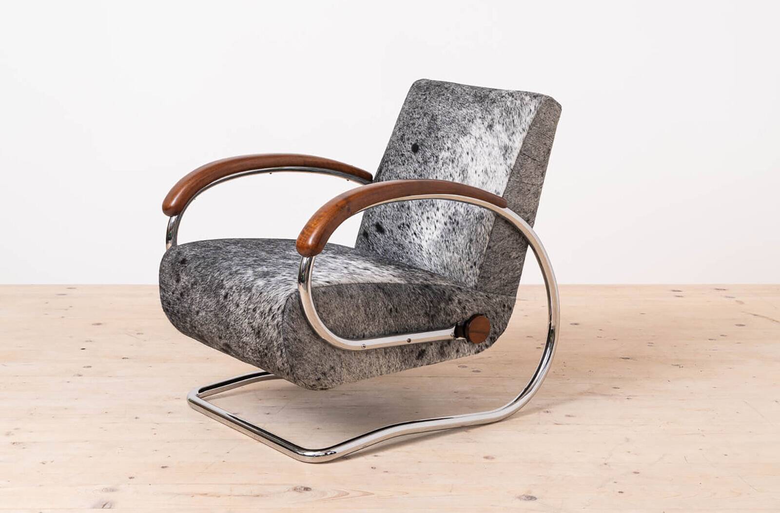 Iconic Armchair Model H221 designed by Jindřich Halabala for UP Závody