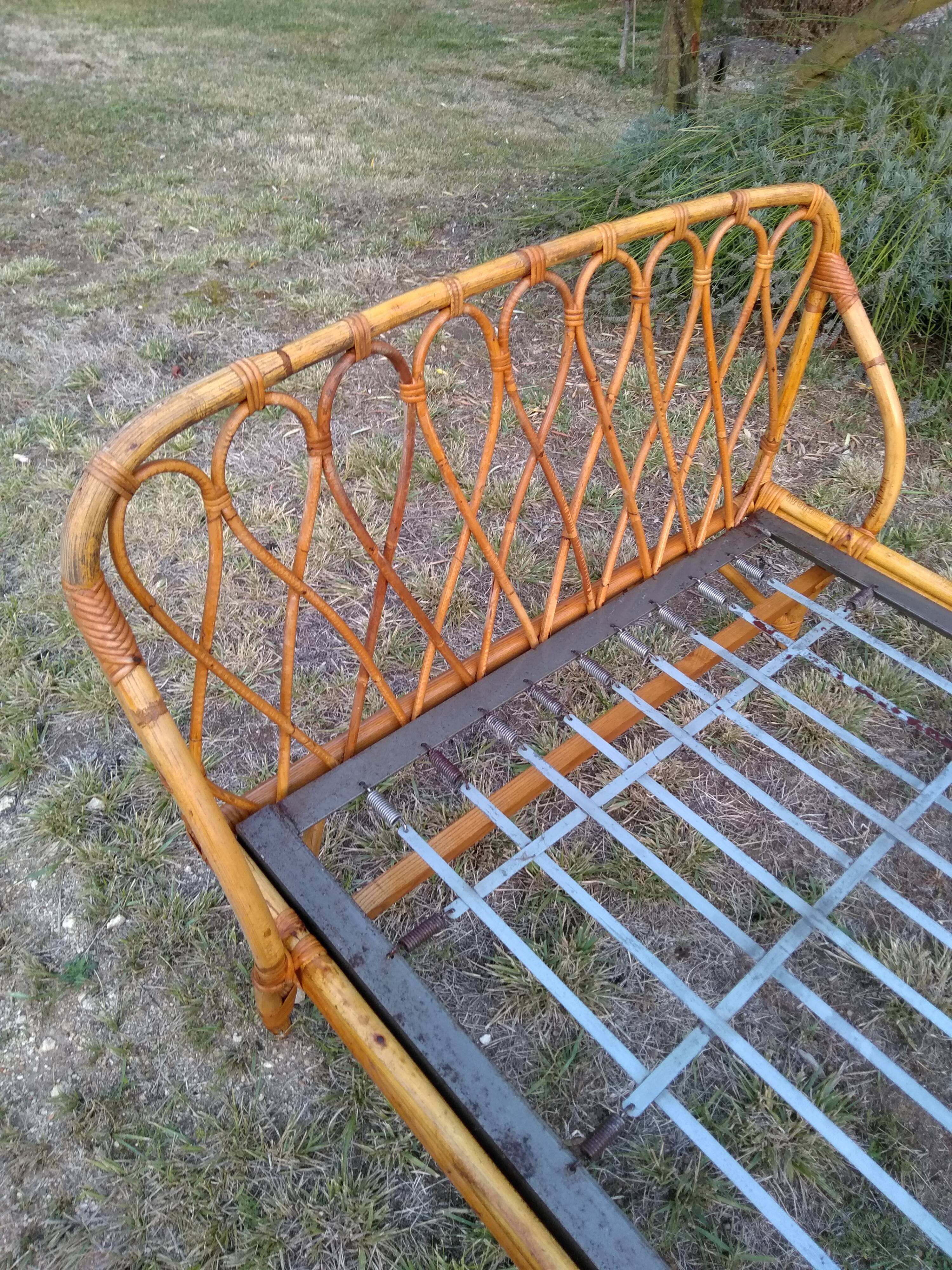 Bed in rattan vintage 60