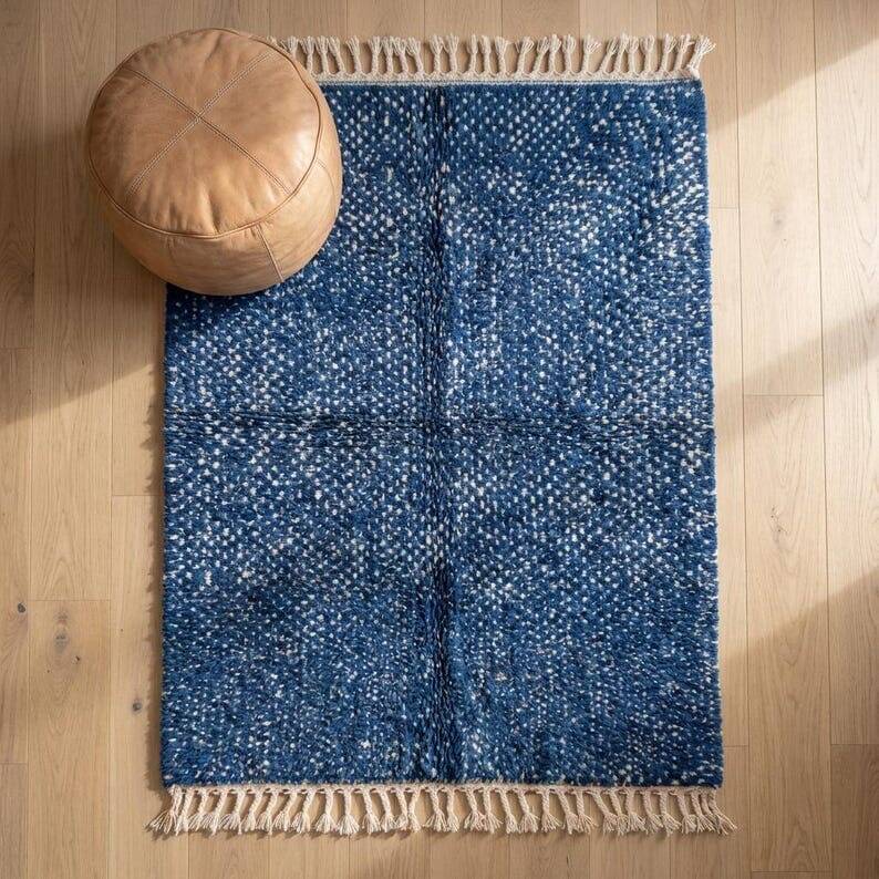 Handmade pure wool rug, size 1.5/2.5 m.