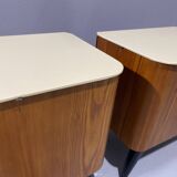 Tables de nuit entièrement restaurées par Jindřich Halabala pour ÚP Závody, années 1950, Tchécoslovaquie