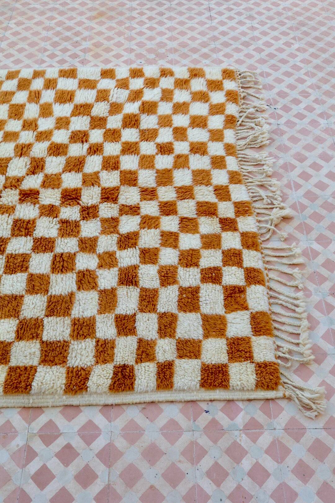 Berber rug in brown and beige check pattern - 206 x 154 cm