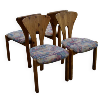 Lot de 4 chaises vintage suédoise en  en pin massif 1960