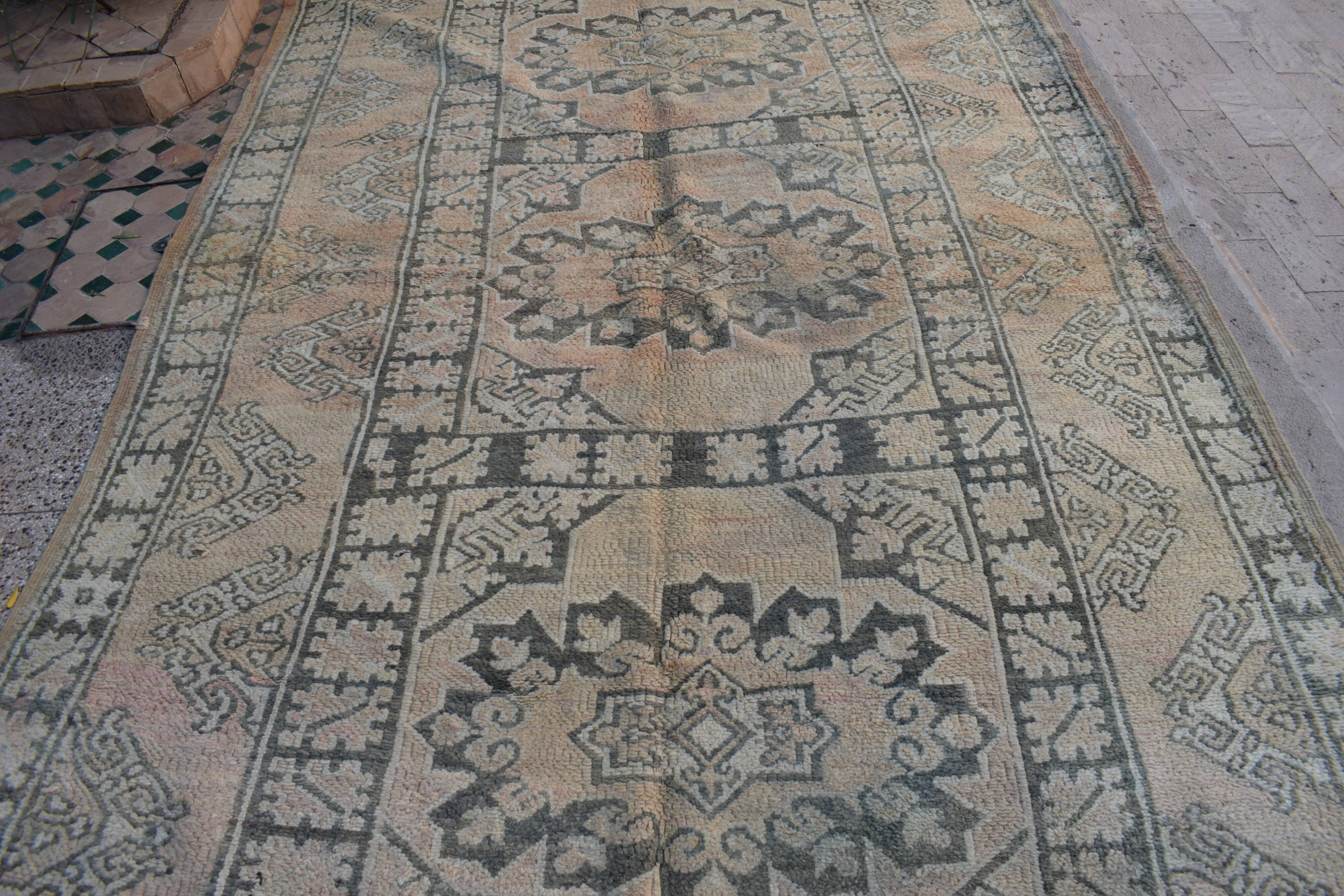 Berber rug Moroccan vintage Atlas