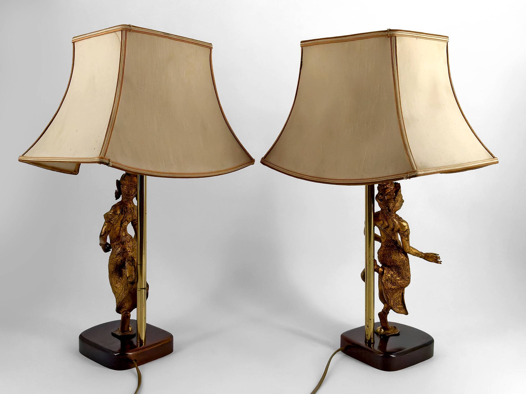 Paire de Lampes Sculpturales en Bronze Doré, Danseuses Thaïs, XXe
