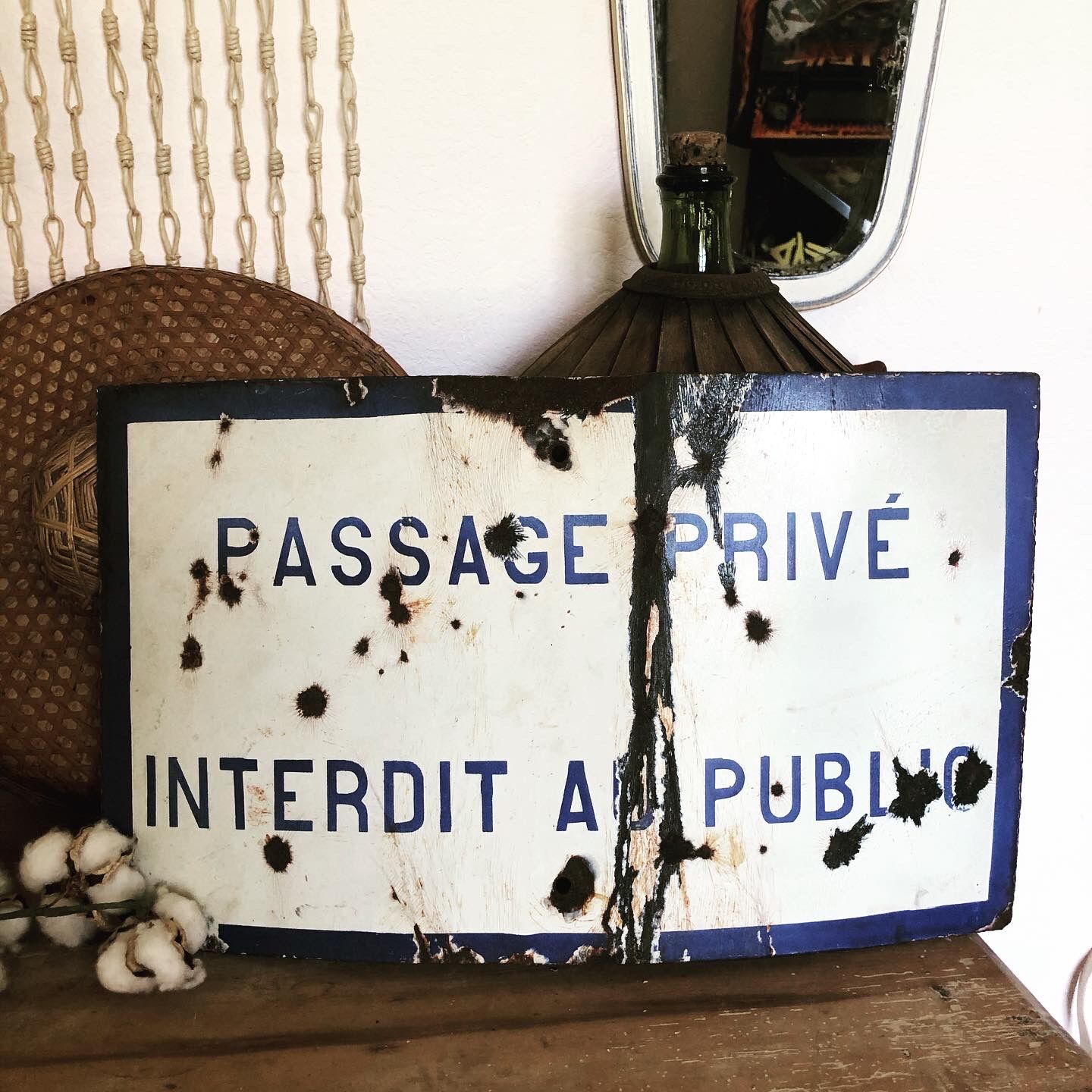 Private passage plate