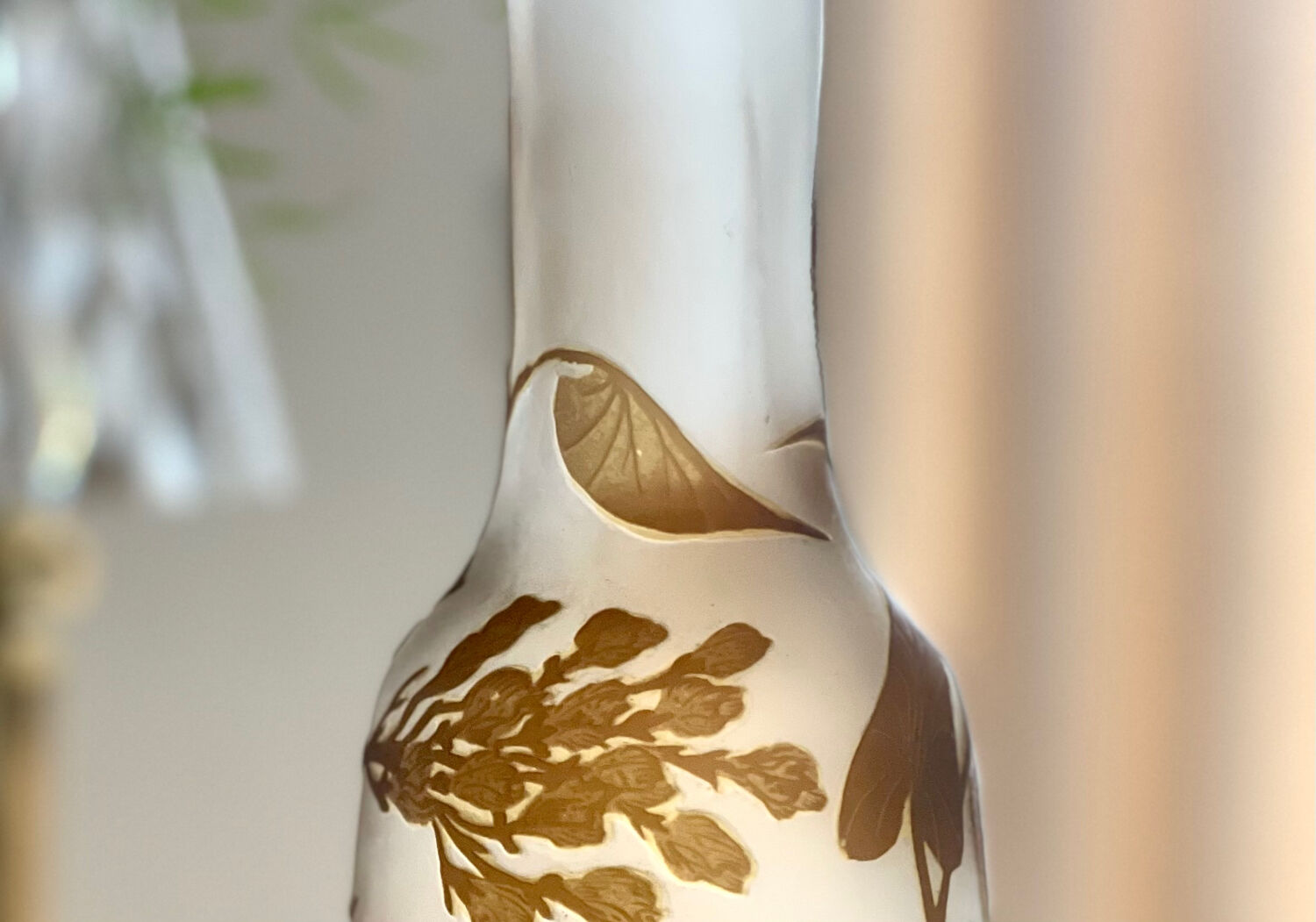 Vase in glass paste