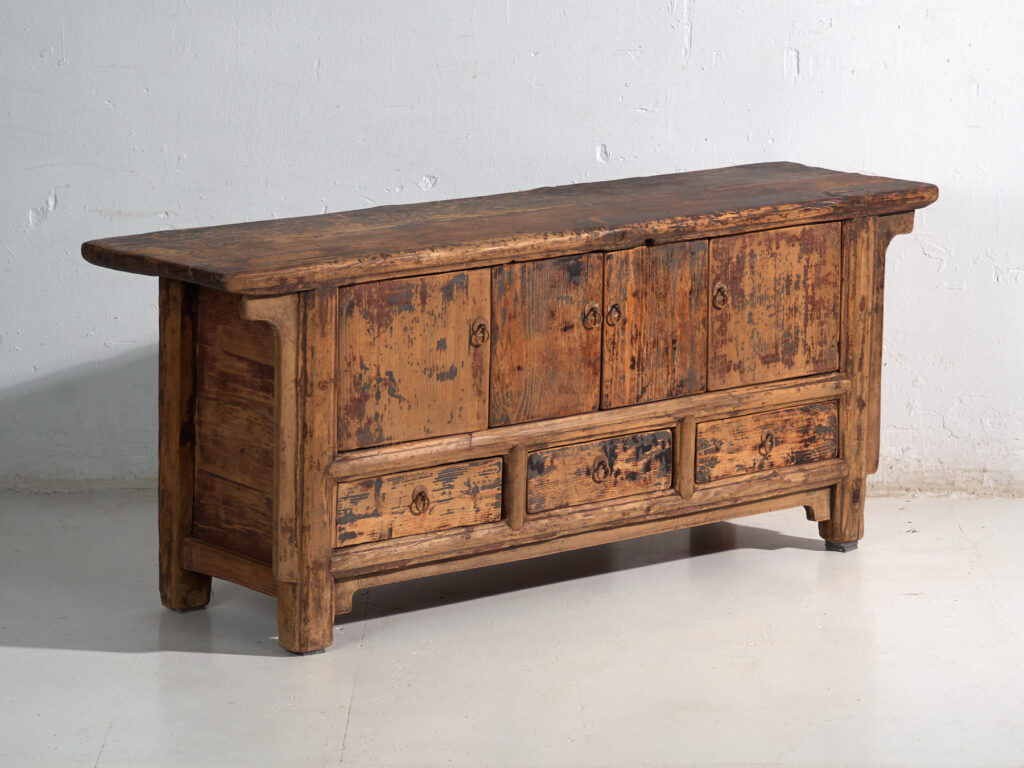 Low buffet in elm with four doors and three drawers – China, circa 1930