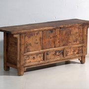 Buffet bas en orme à quatre portes et trois tiroirs – Chine, vers 1930