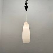 Suspension en verre opalin italien des années 1960