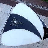 Tripod triangular coffee table / vintage 50-60s