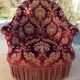 Velvet toad with backrest and firm seat in burgundy red color