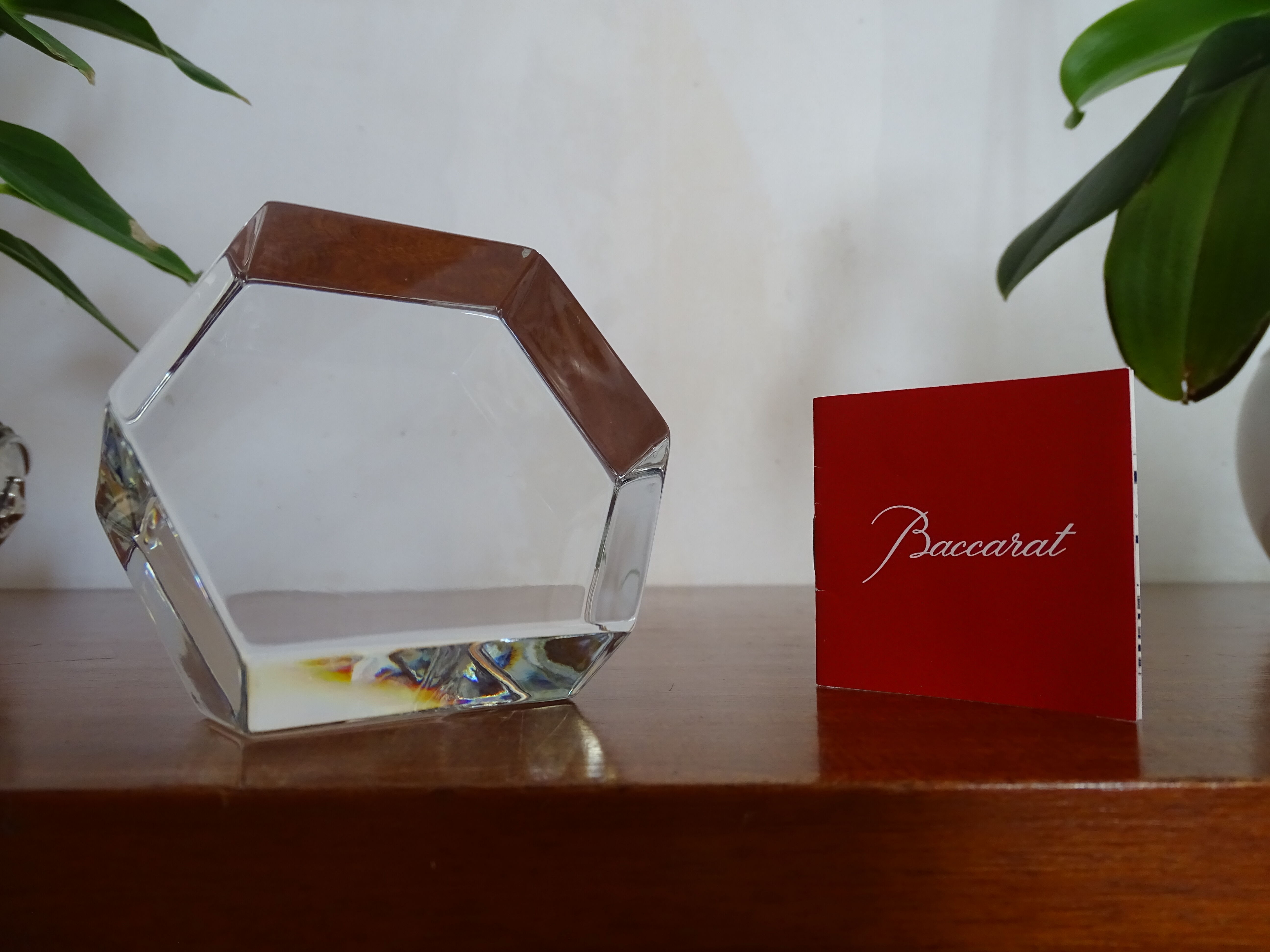 Baccarat crystal paper press - Signed hexagonal block