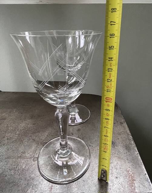 2 large crystal water glasses engraved Villeroy & Boch tulip shape