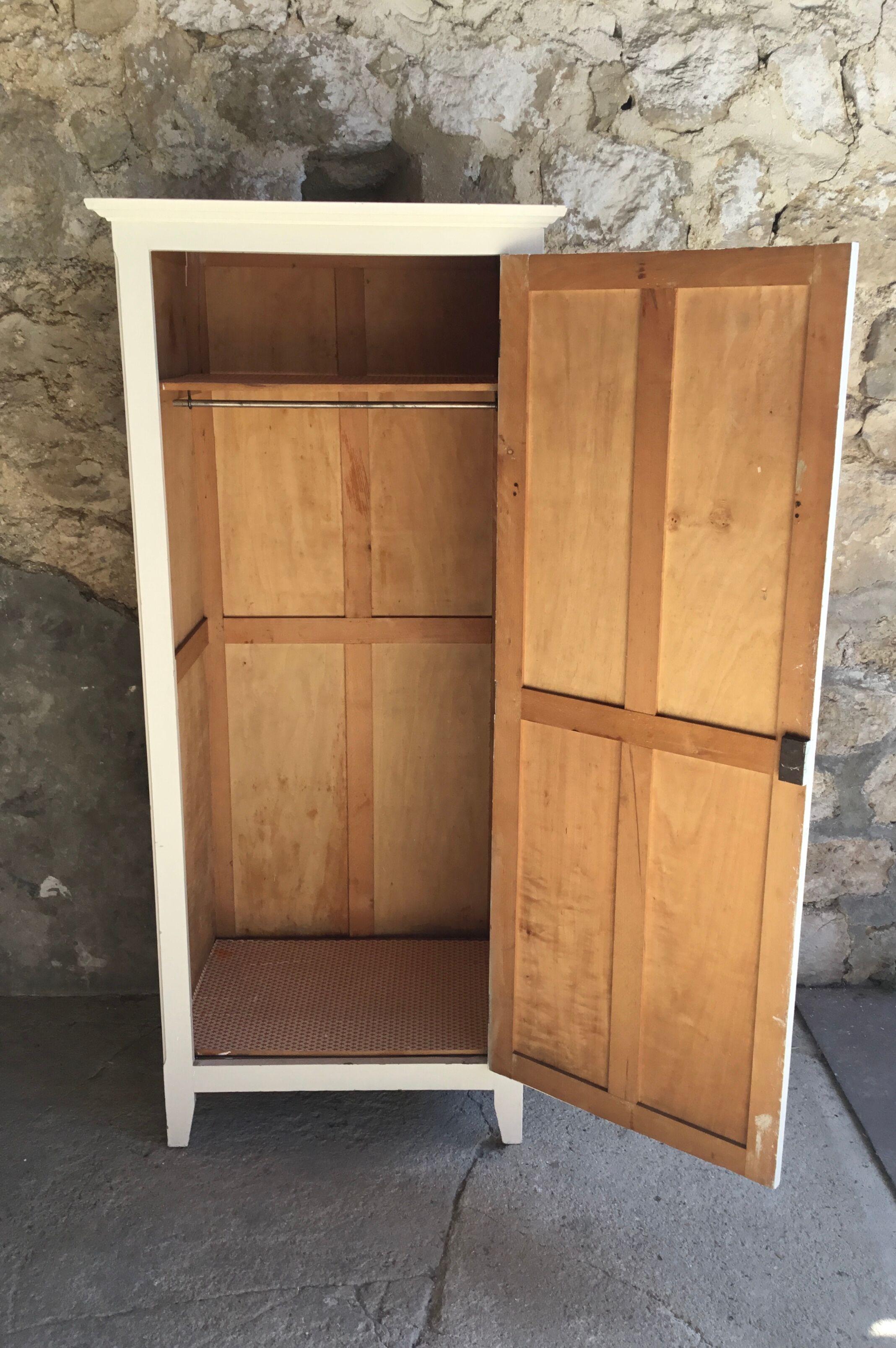 Bonnetière ou armoire parisienne 1 porte dans son jus