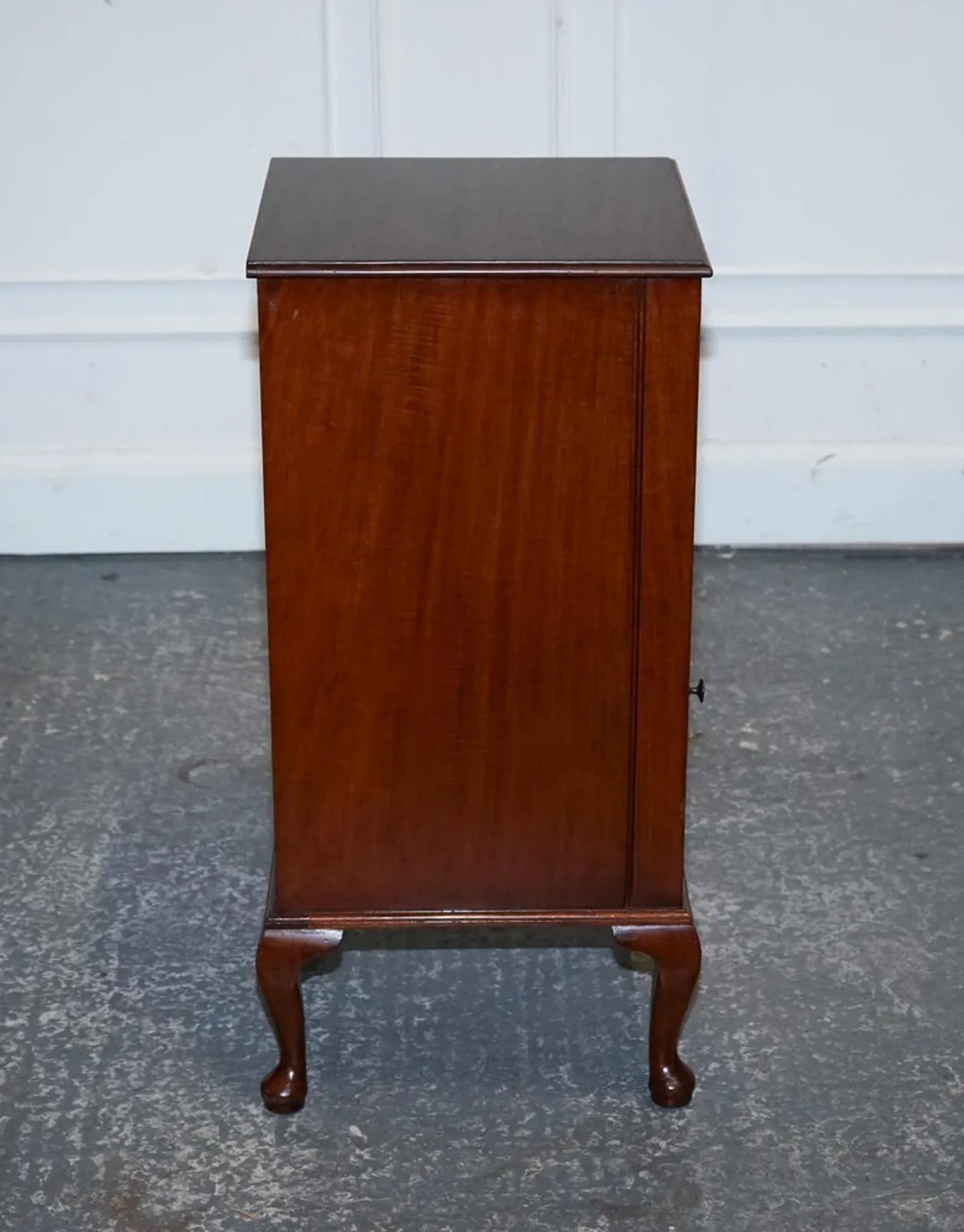 Table de Chevet Art Déco en Bois Dur, 1920s