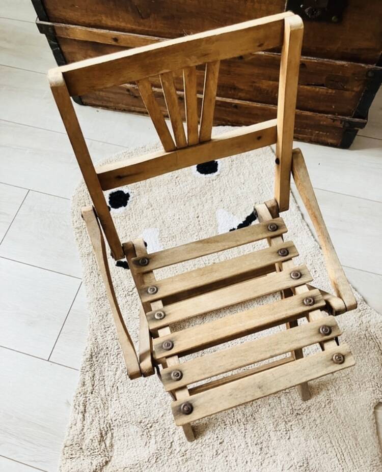 Foldable children's chair