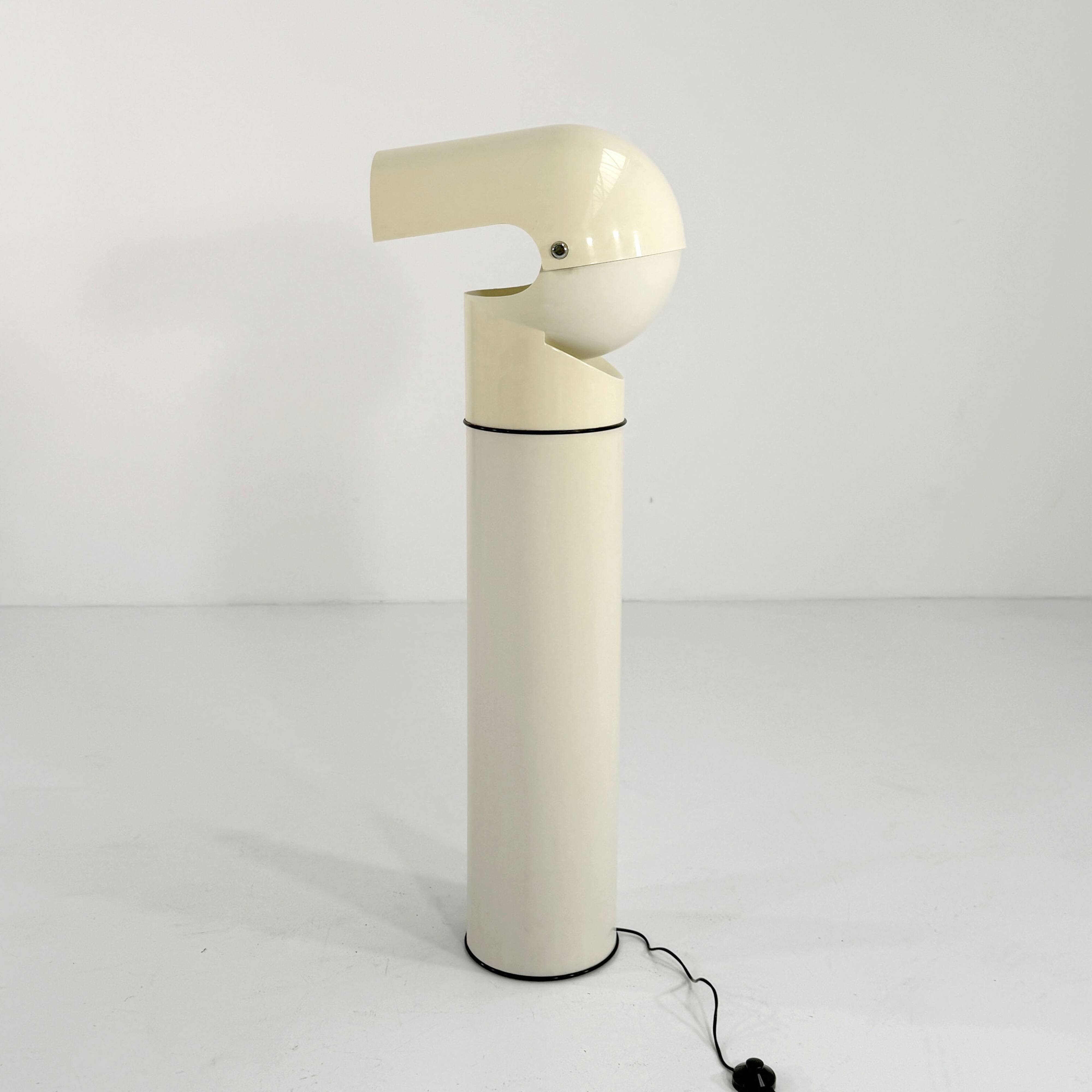 Lampadaire Pileo Mezzo de Gae Aulenti pour Artemide, 1970