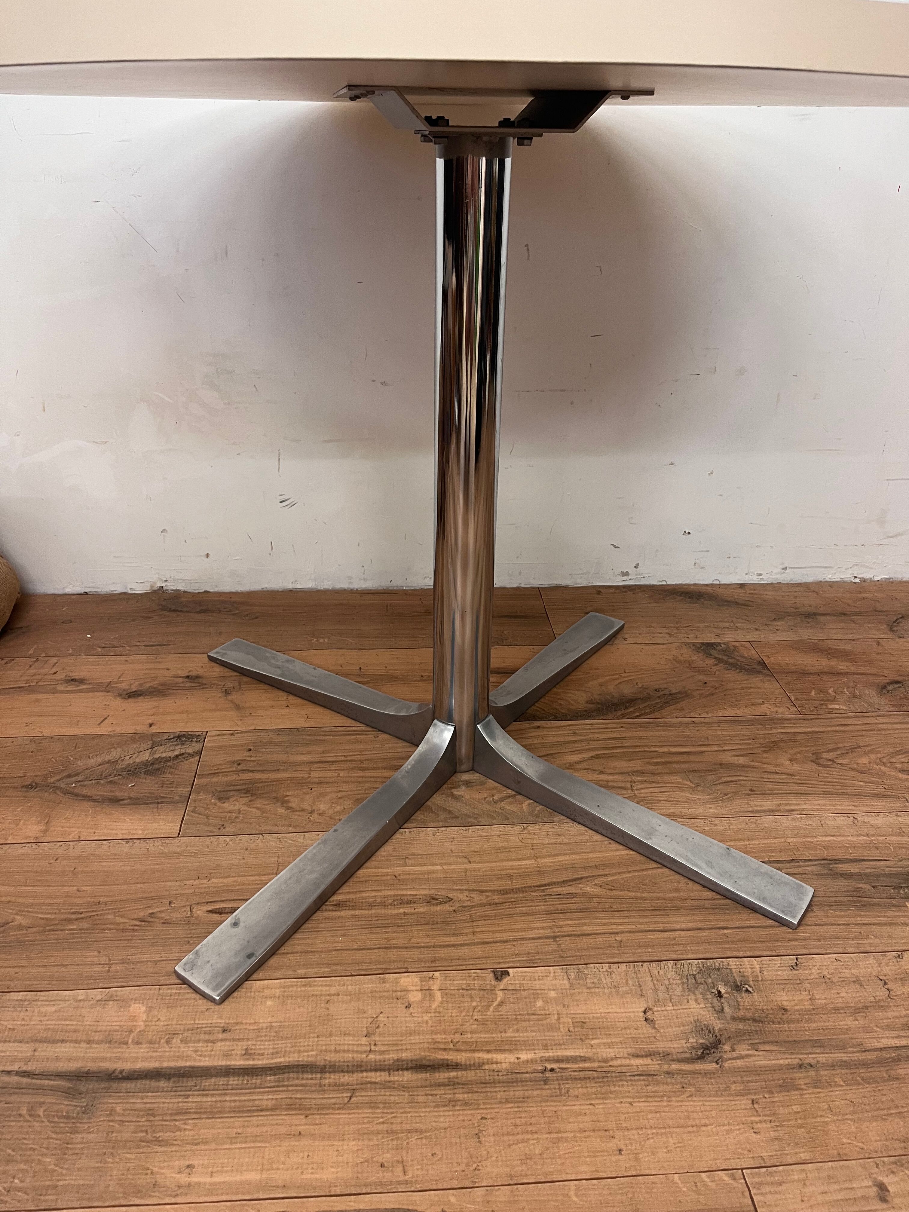 Formica table 1960 – 1970