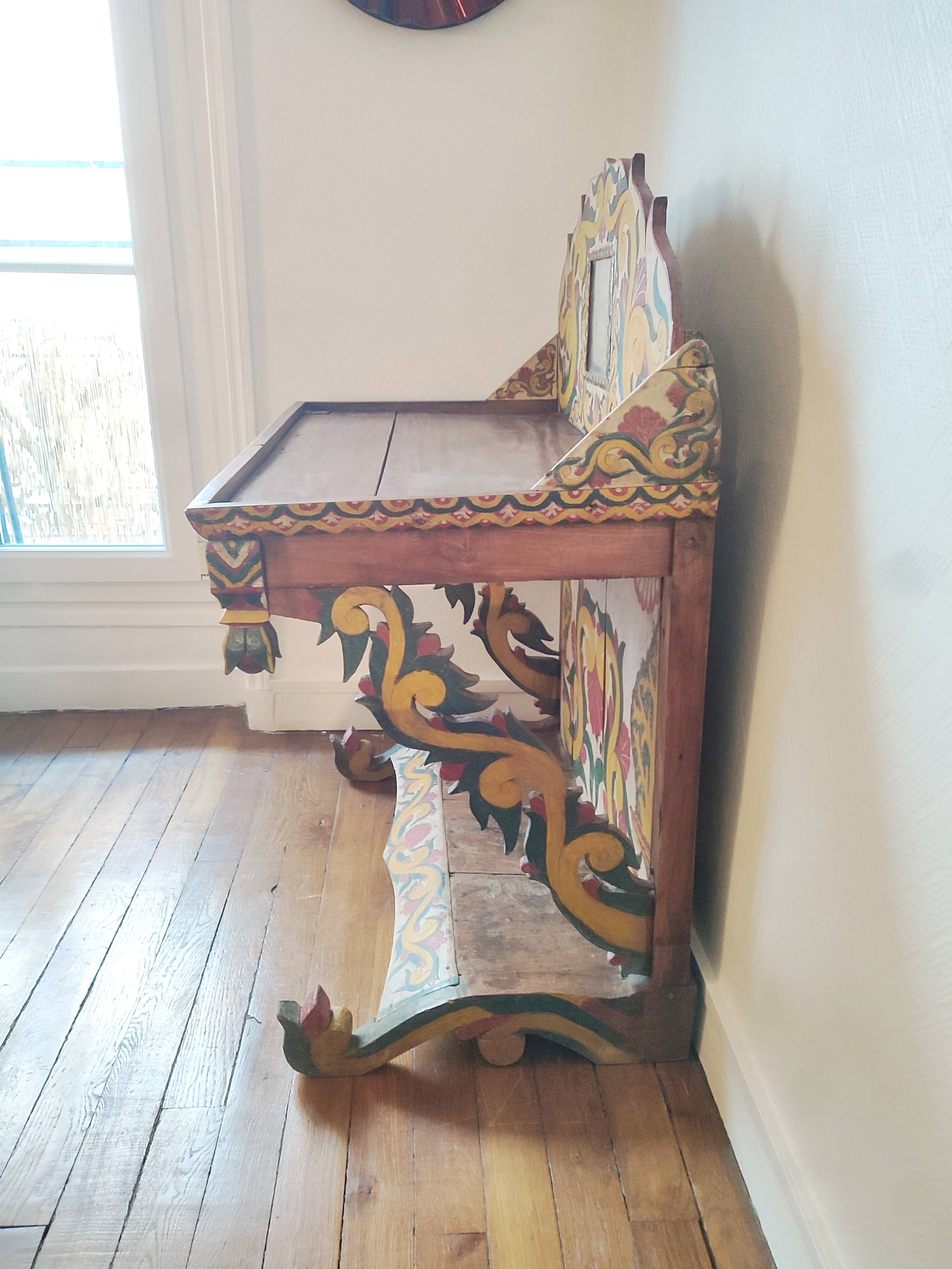 Meuble peint indien début XXè