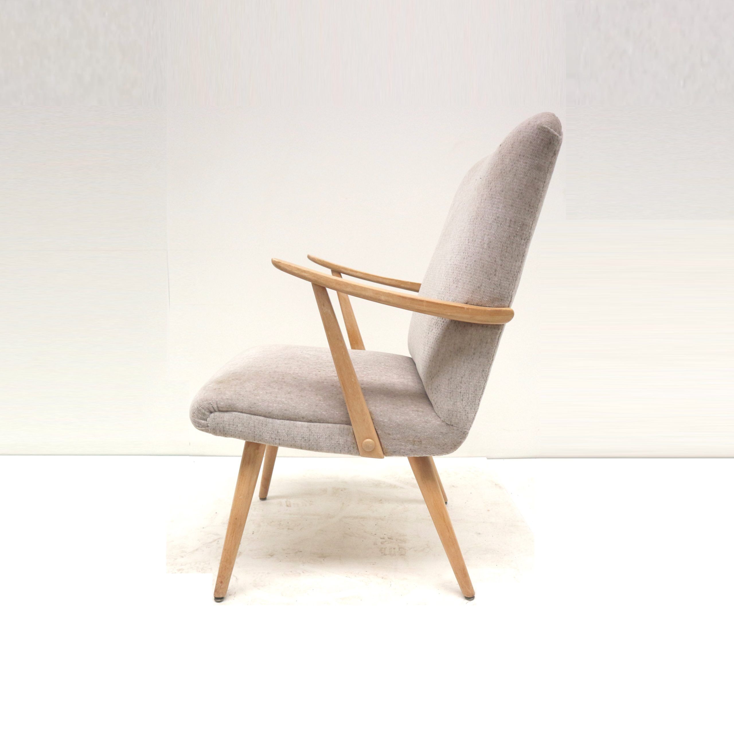 Vintage armchair from the 1950s in excellent condition