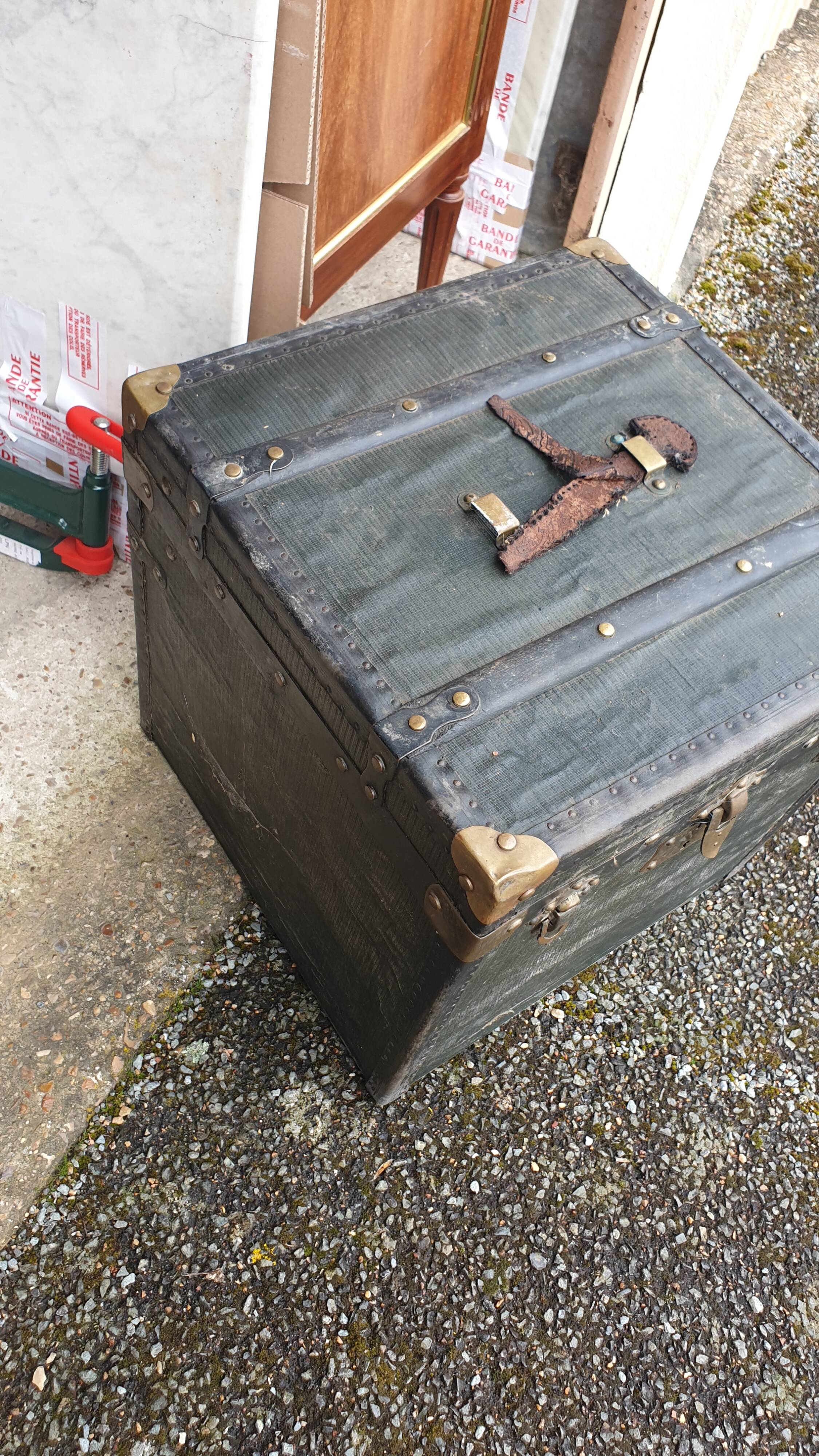 Hat trunk early twentieth century