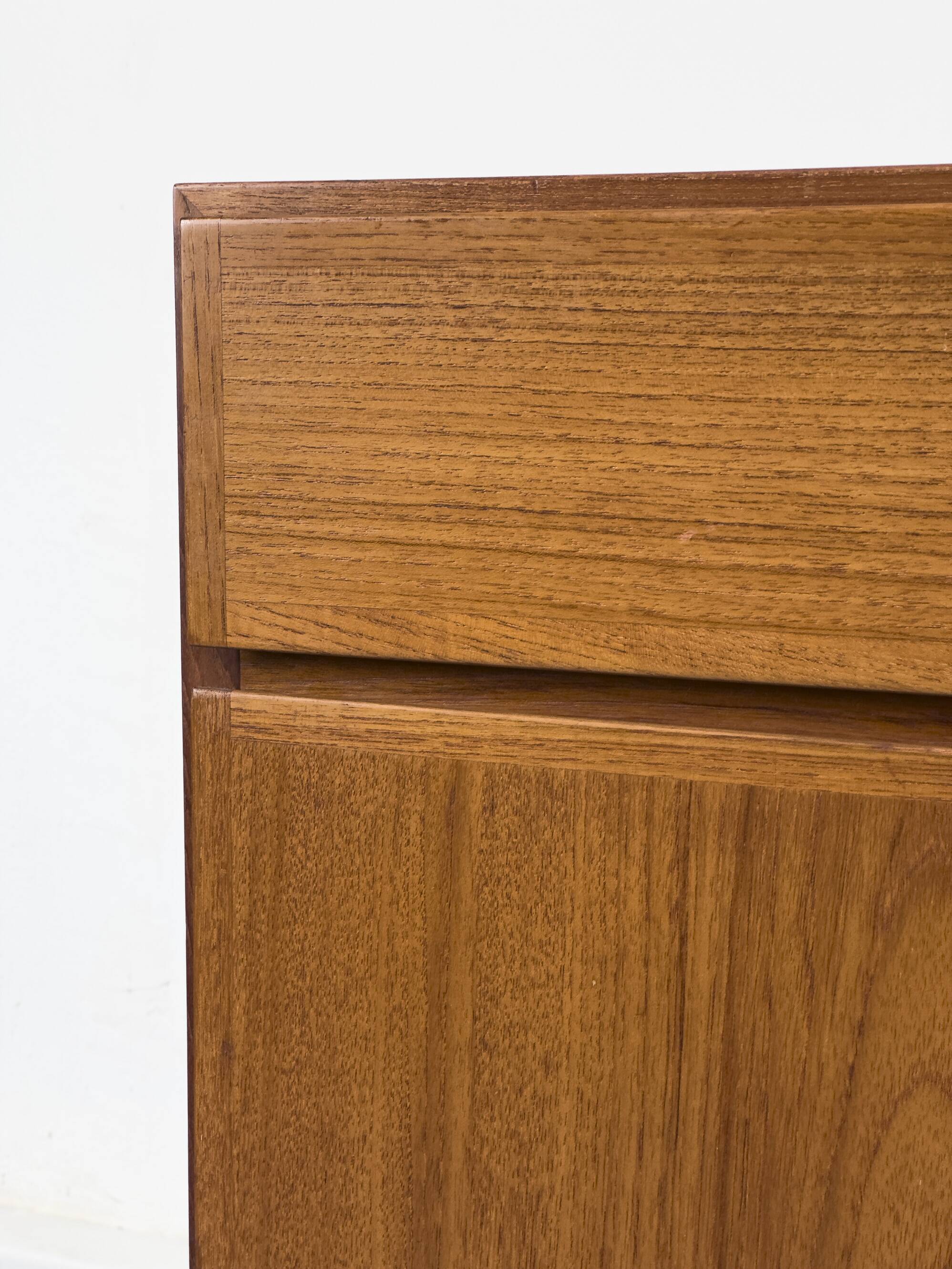 Armoire en teck avec tiroir d'Omann Jun, années 1960