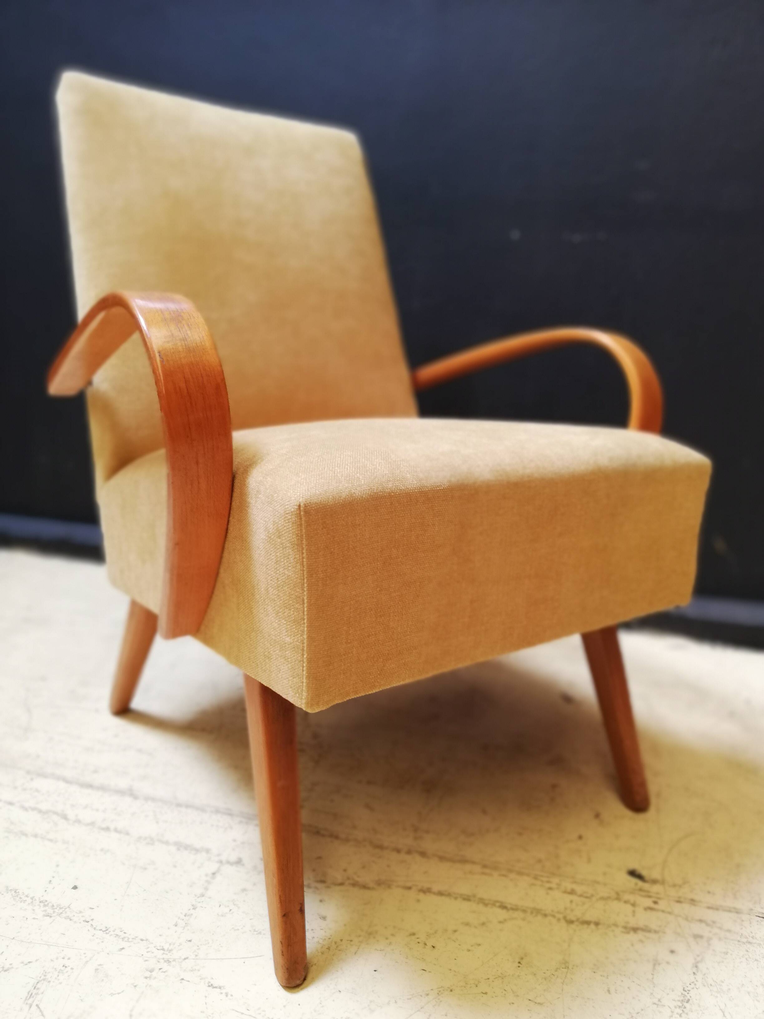 Paire de fauteuils vintage Halabala 1950