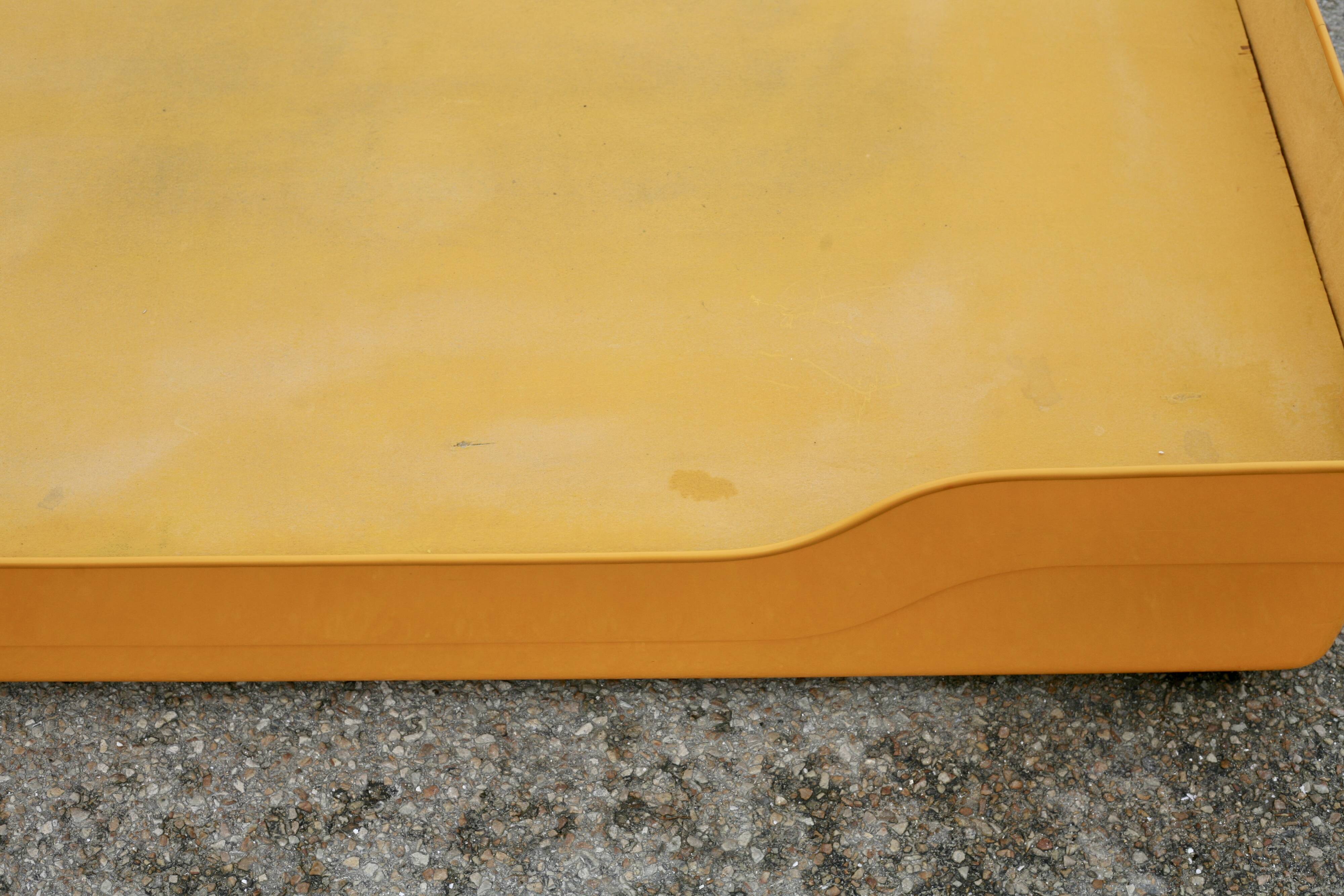 Ozoo bed, Marc Berthier, fiberglass, France, 1967