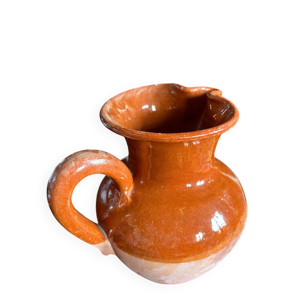 Pichet en terre cuite