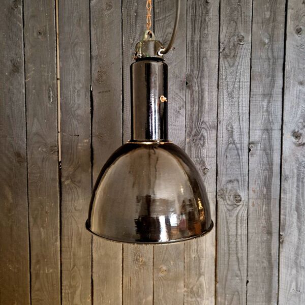 „Svenja“ Grande lampe en émail noire