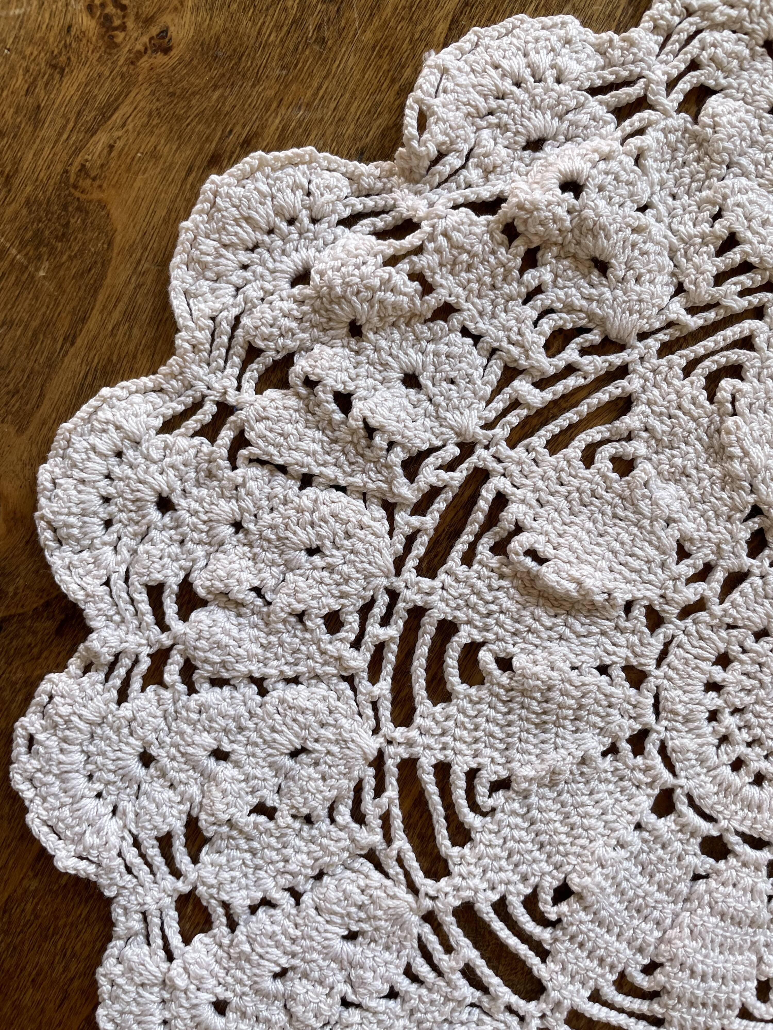 1 crochet doily, ecru - vintage, old