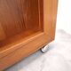 Teak LP kast op wielen, bijzettafel, nachtkastje, kast 2