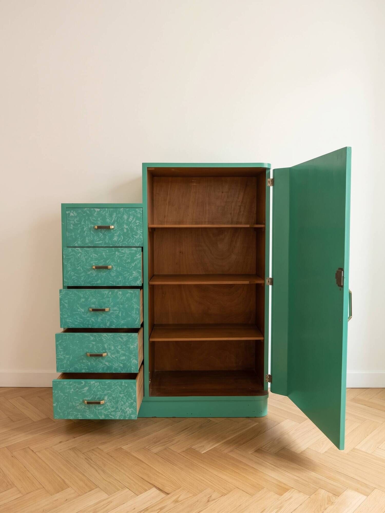 Armoire vintage années 50 en bois vert