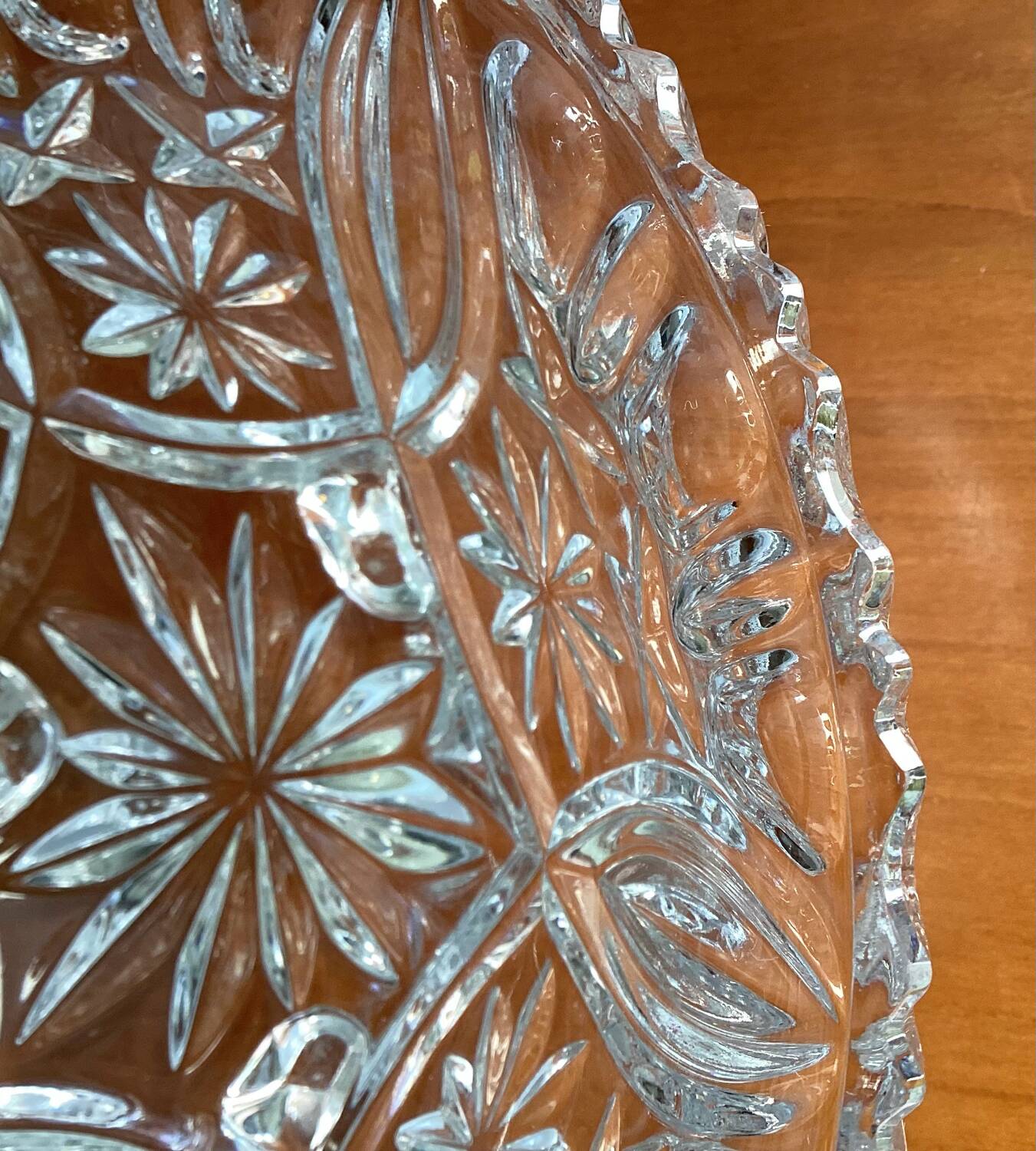 Thick glass tripod cup - vintage