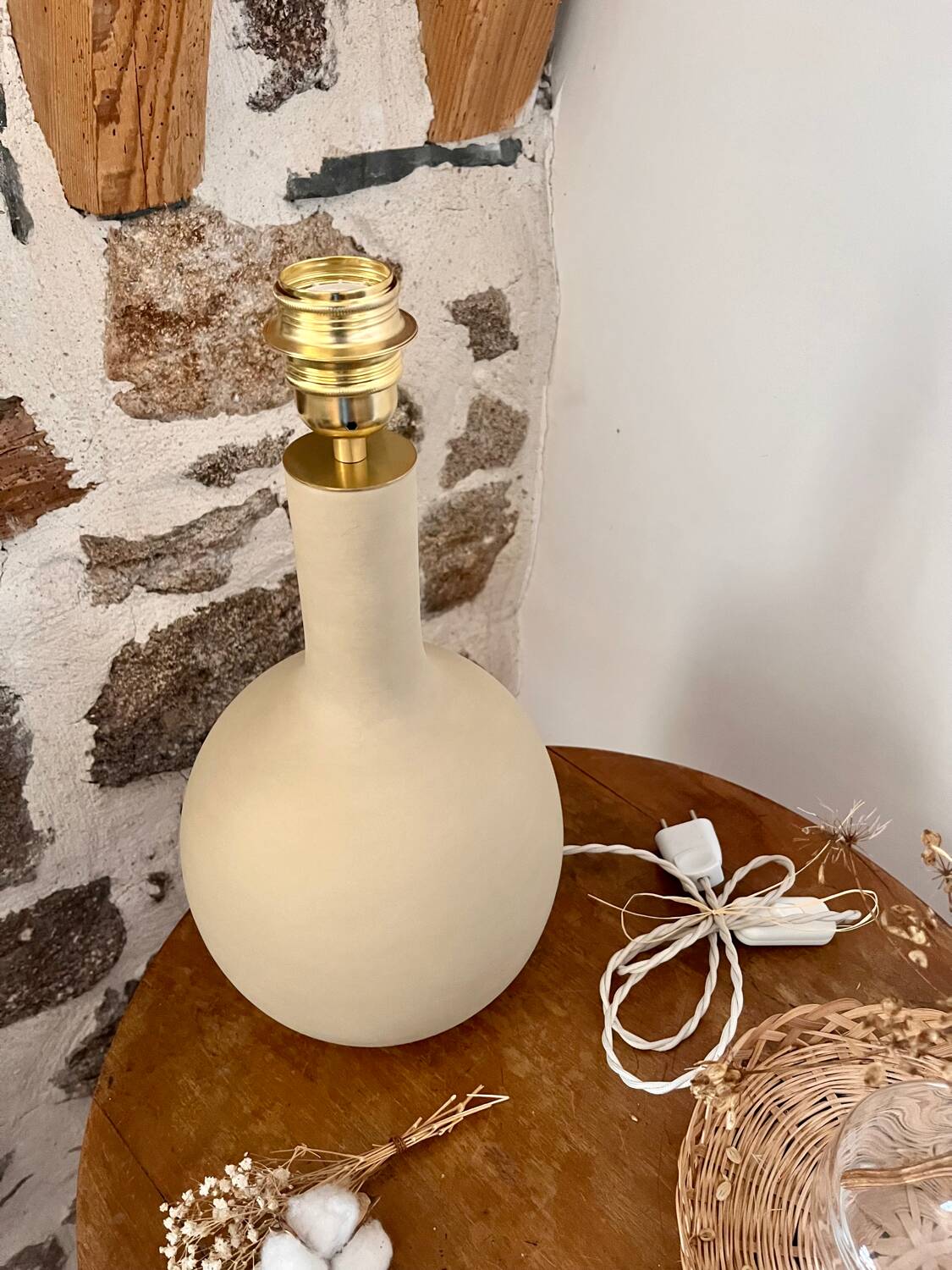 Table lamp