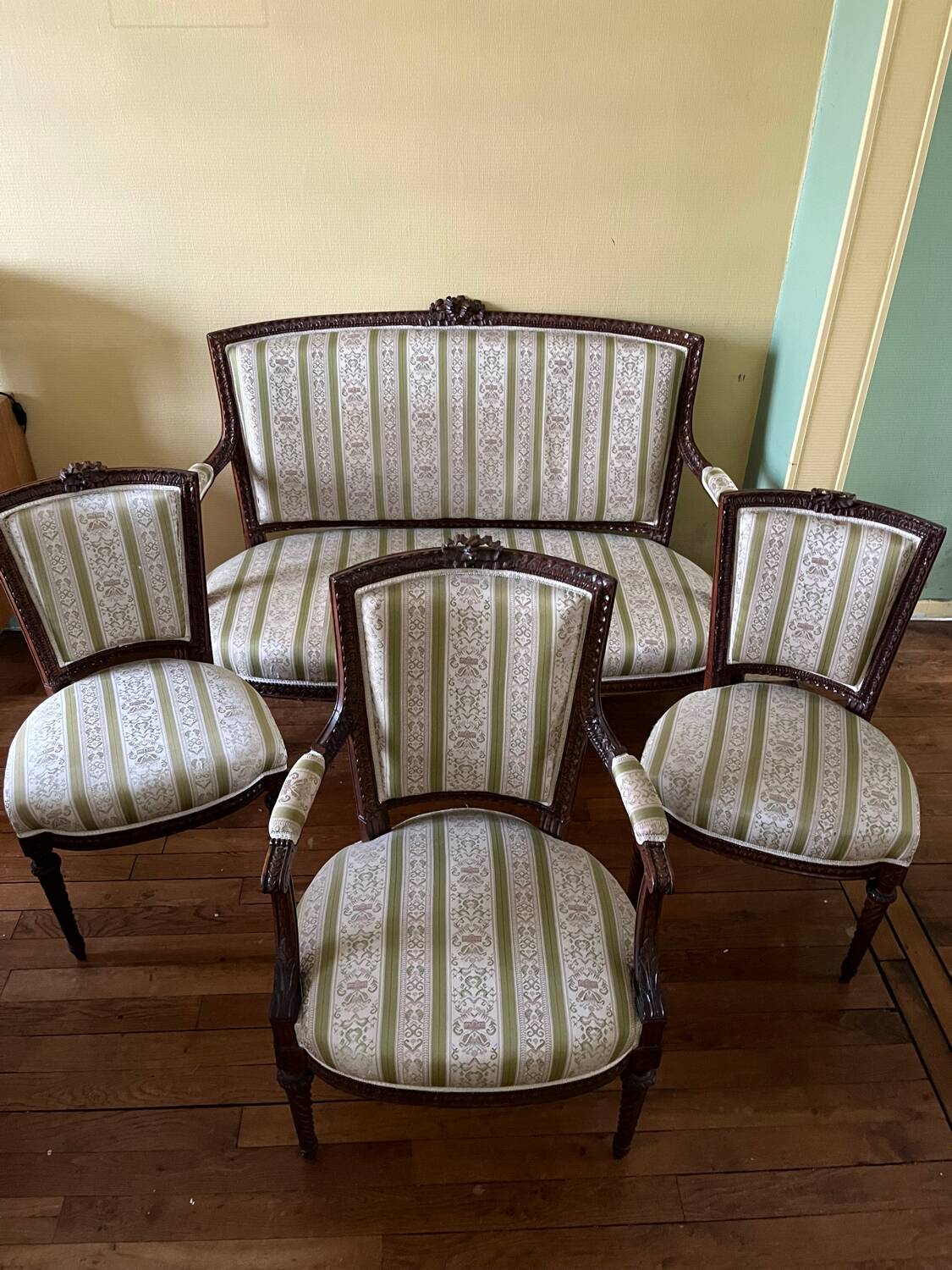 French-style living room set
