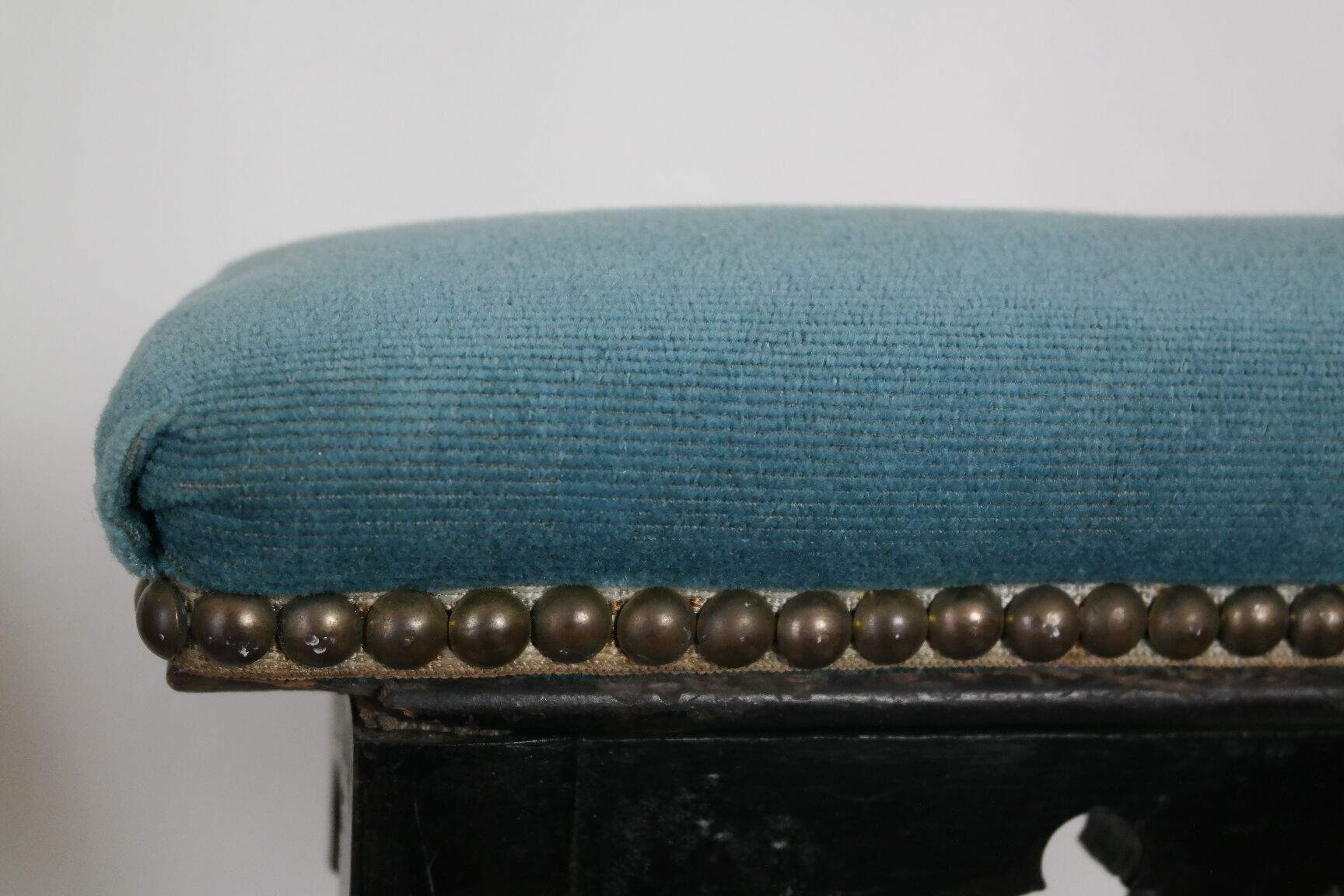 Chair prie-dieu style Napoleon III blackened wood openwork velvet blue