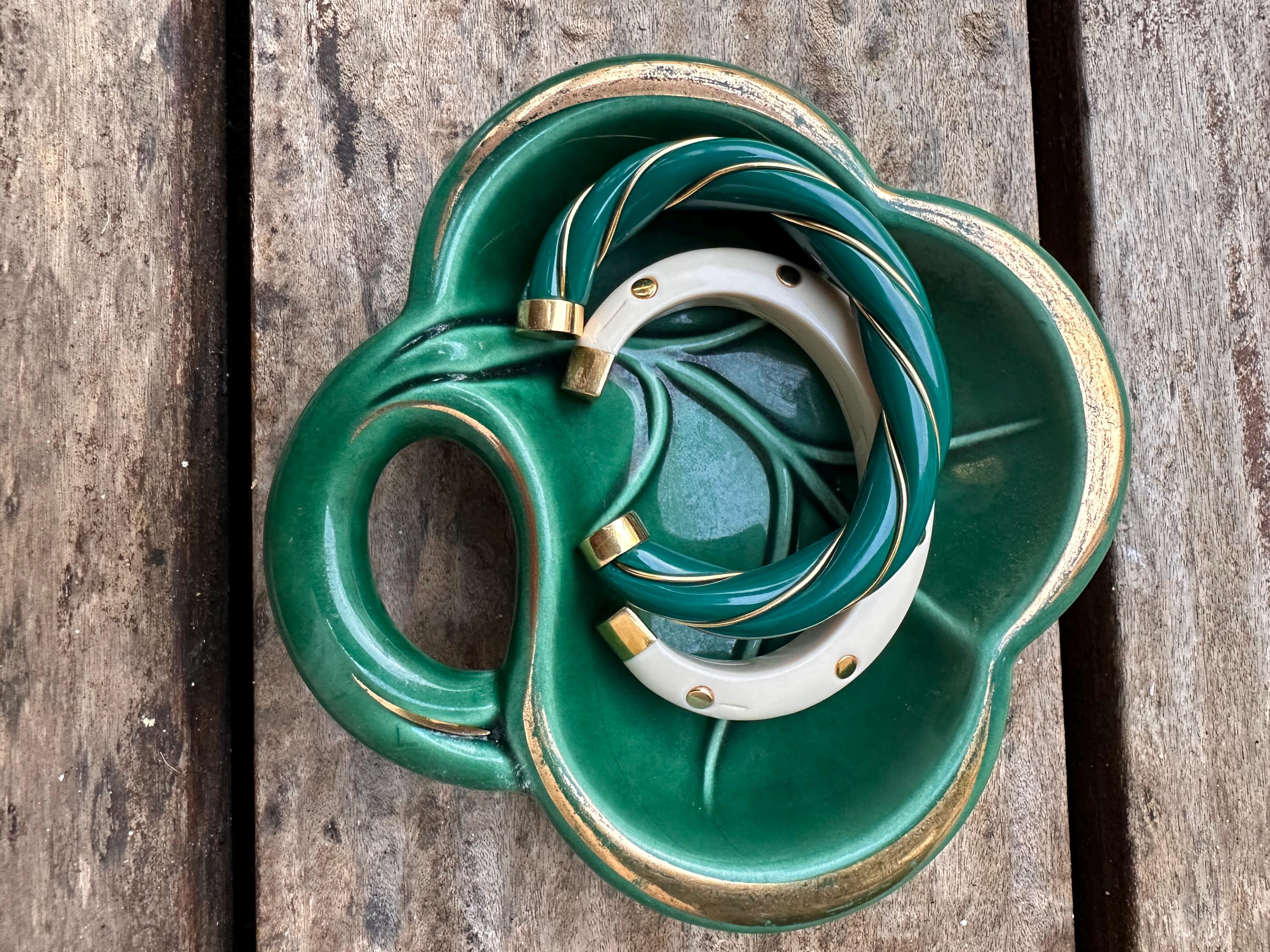 Vintage ceramic pocket trays, leaf shape – Green and cream