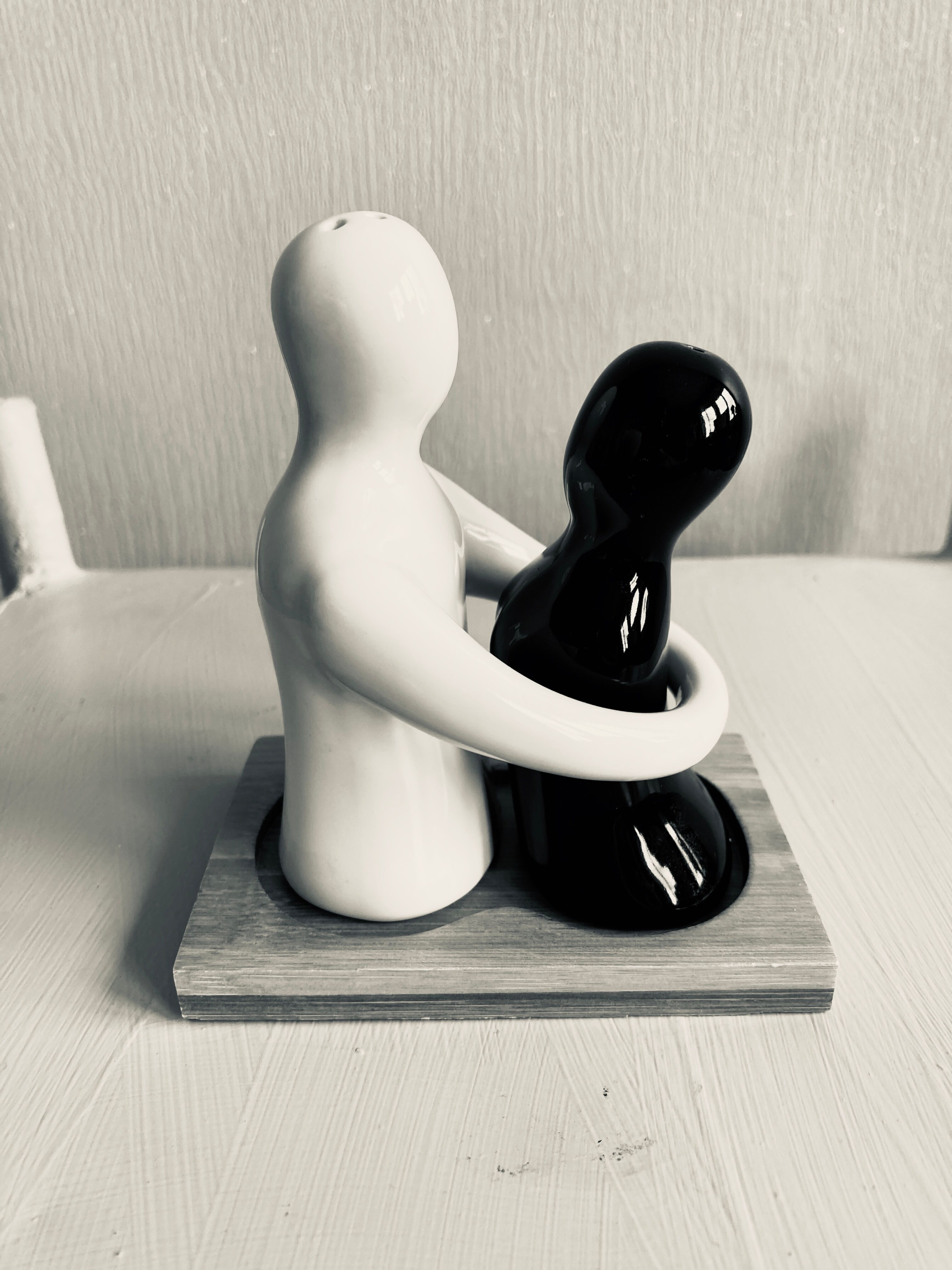 Tasty Love salt and pepper shaker