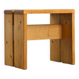 Solid pine stool Les Arcs